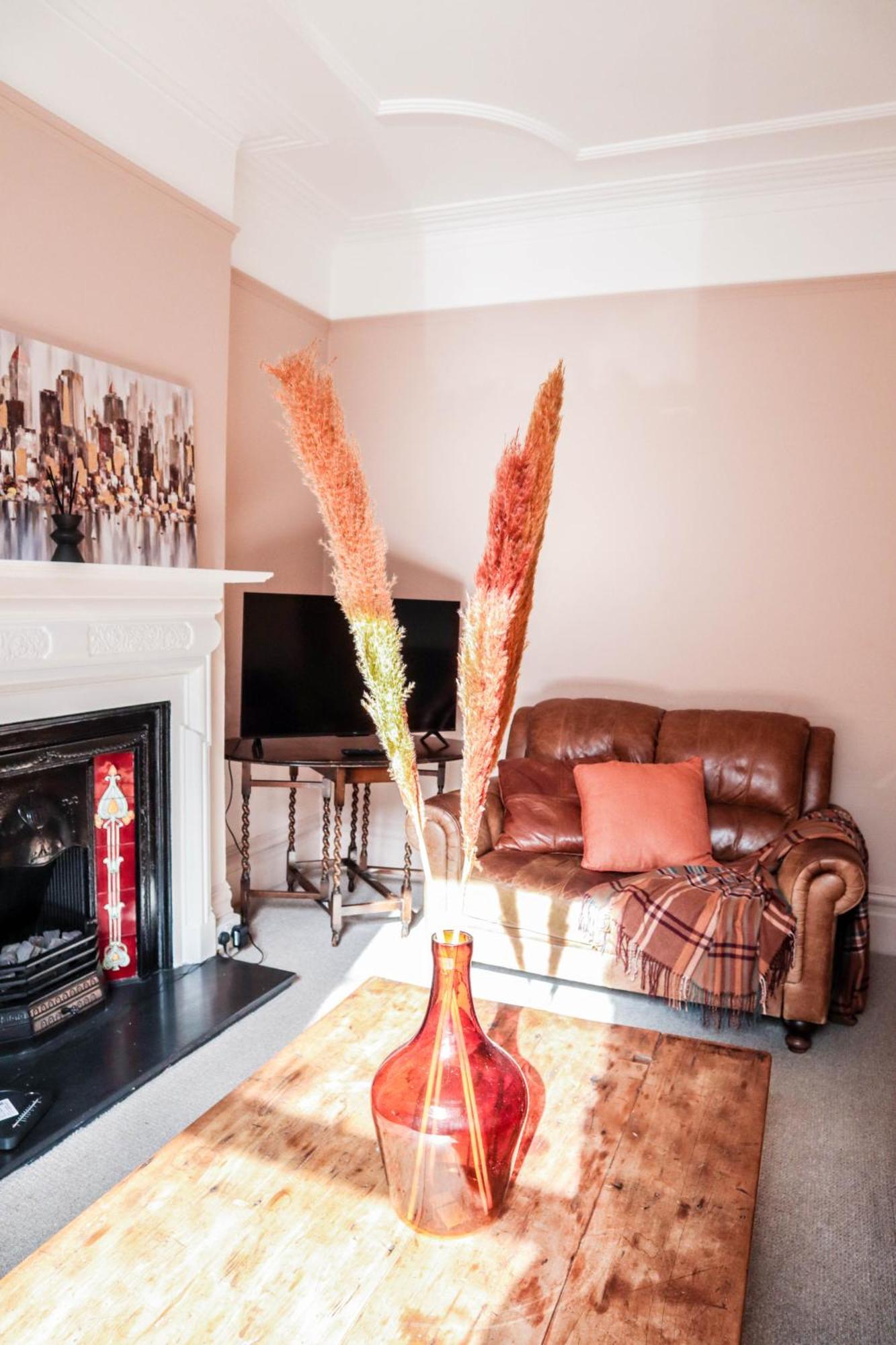 Casa de Férias Stunning 5 Bed House In Clapham - Free Wifi! *