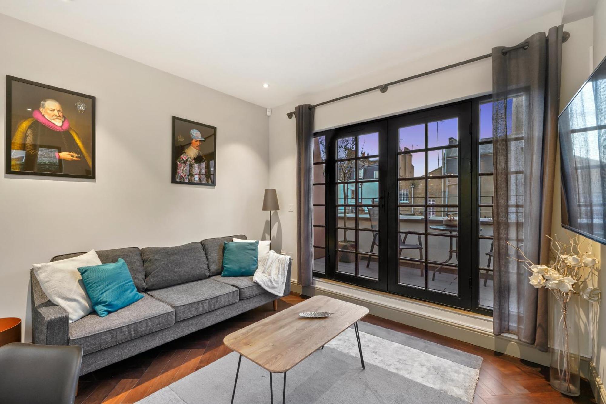 2 Bed Lux Near Free Wifi By Aparts Apartment London