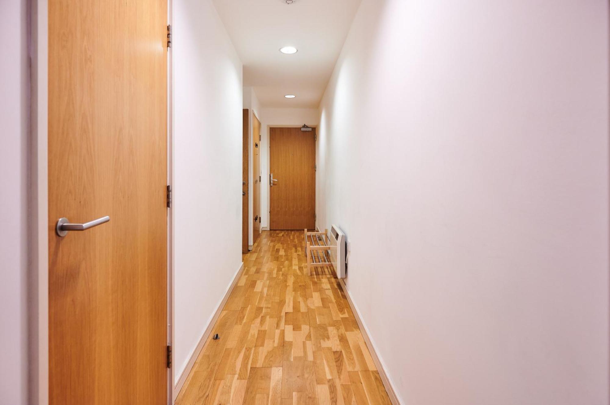 Bright 2 Bedroom Flat In Old Street With Balcony Londres