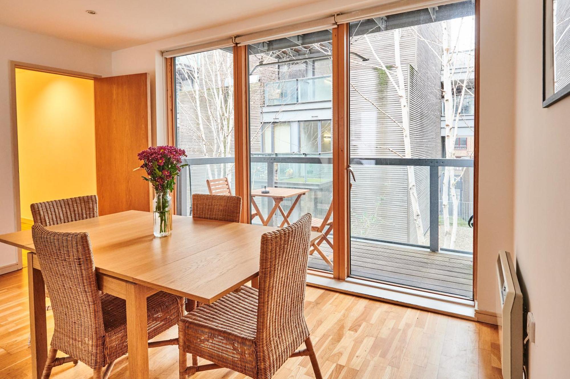 Bright 2 Bedroom Flat In Old Street With Balcony Apartamento *