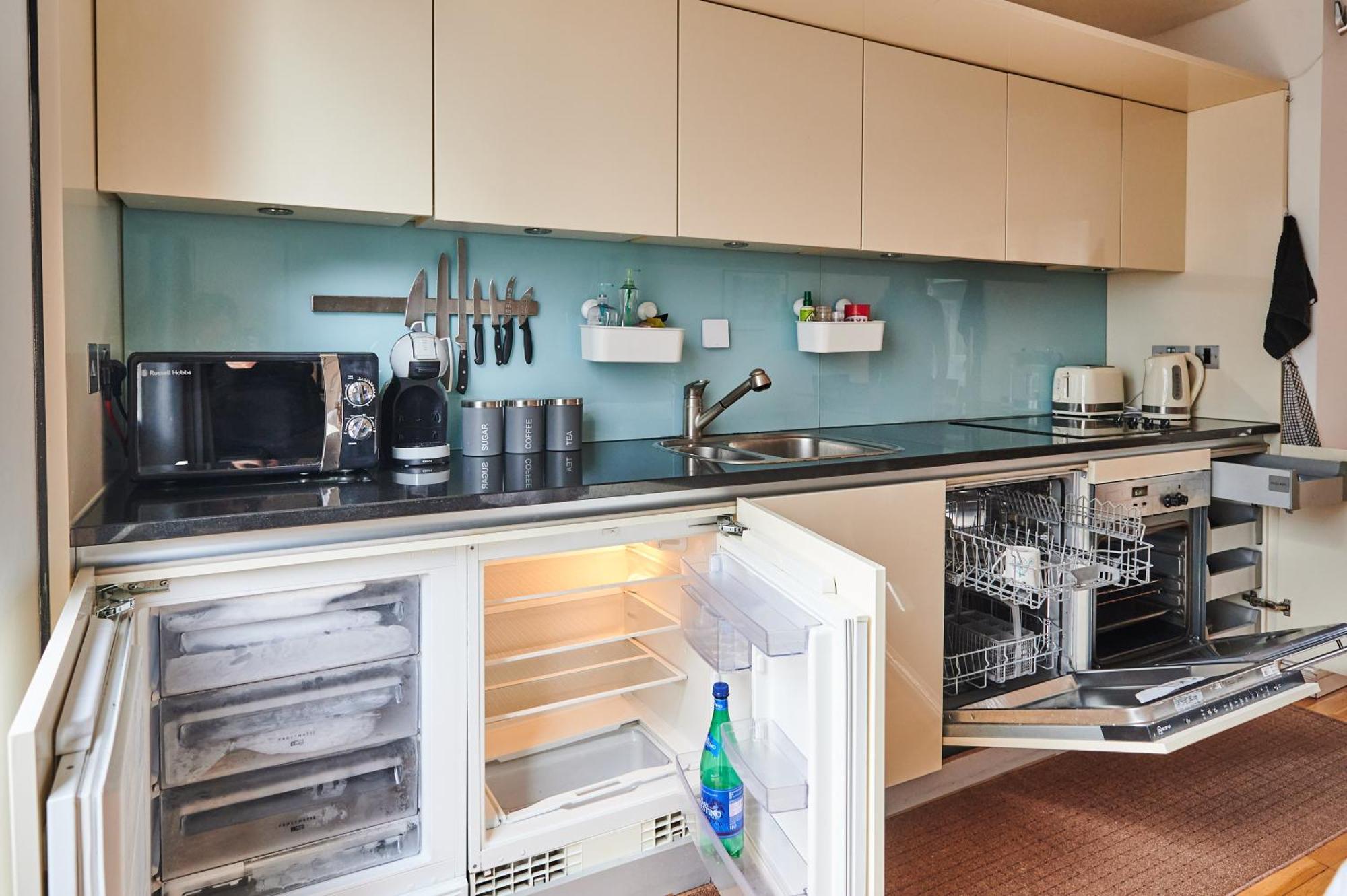 Bright 2 Bedroom Flat In Old Street With Balcony Londres
