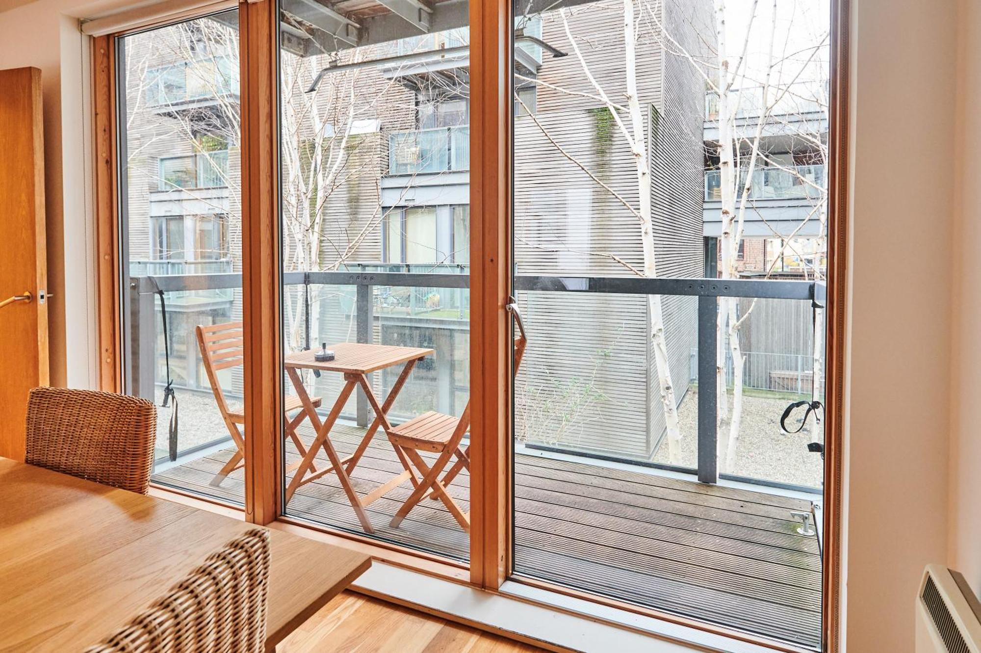 Bright 2 Bedroom Flat In Old Street With Balcony Apartamento