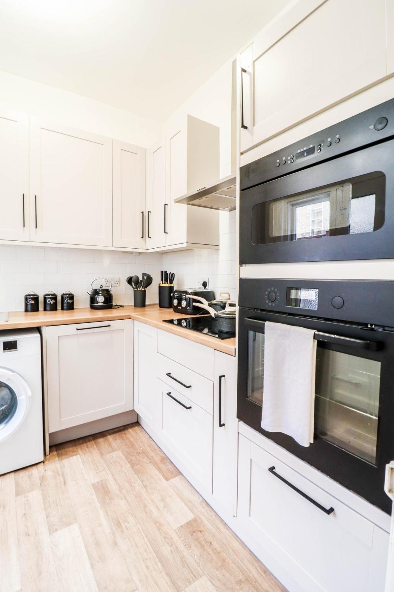 Casa de Férias Stunning 5 Bed House In Clapham - Free Wifi! *