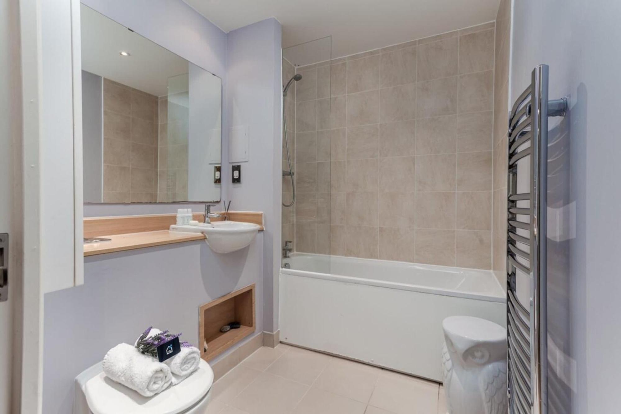 Bright And Stylish Kennington Gem