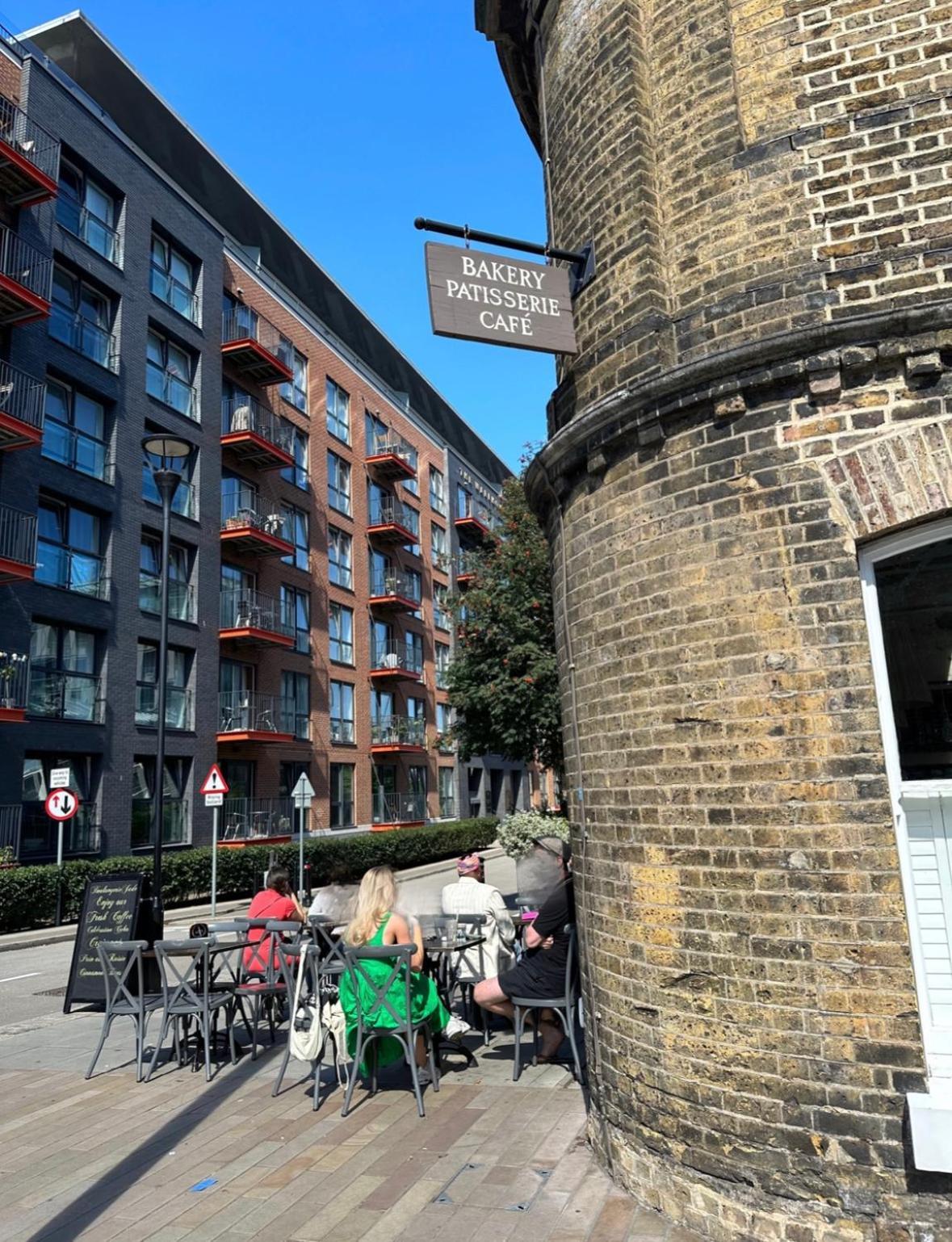 Apartamento Spacious 2 Bed Flat Next To Elizabeth Line Londres