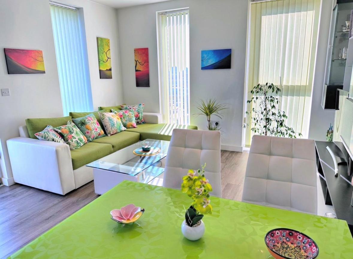 Apartamento Spacious 2 Bed Flat Next To Elizabeth Line Londres