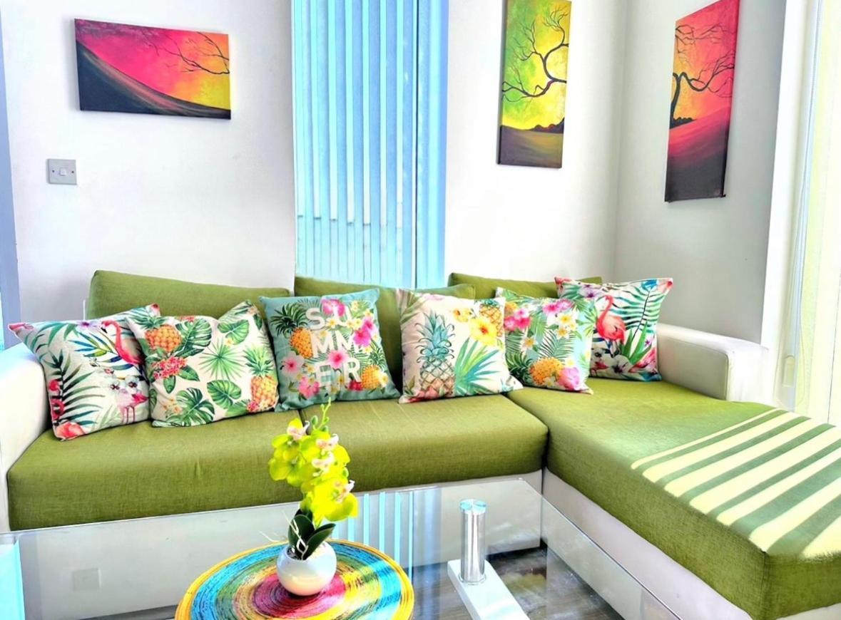 Spacious 2 Bed Flat Next To Elizabeth Line Apartamento Londres