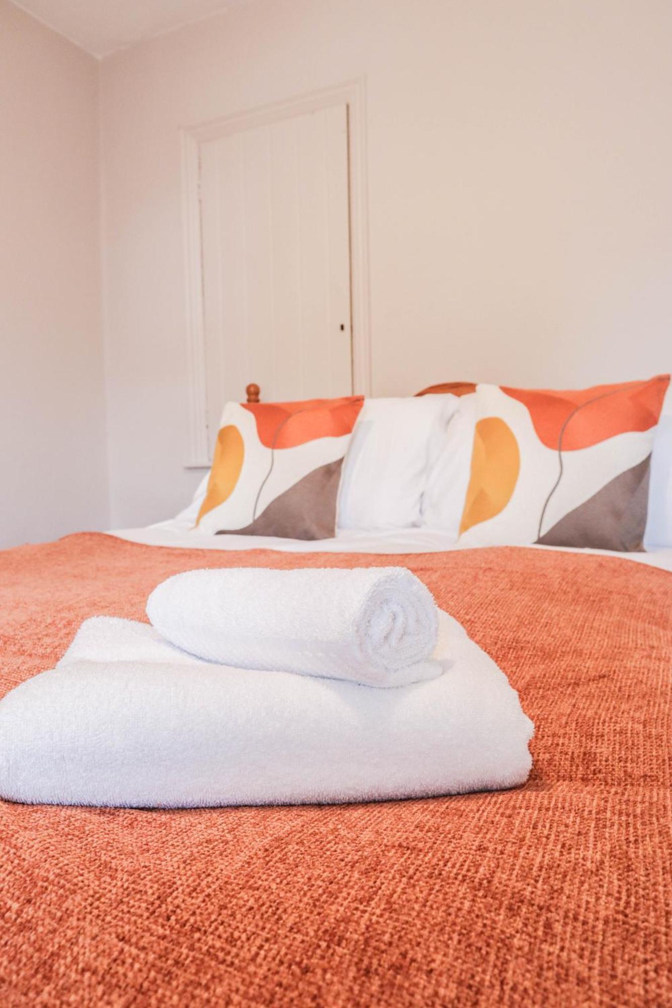 Stunning 5 Bed House In Clapham - Free Wifi! Casa de Férias *