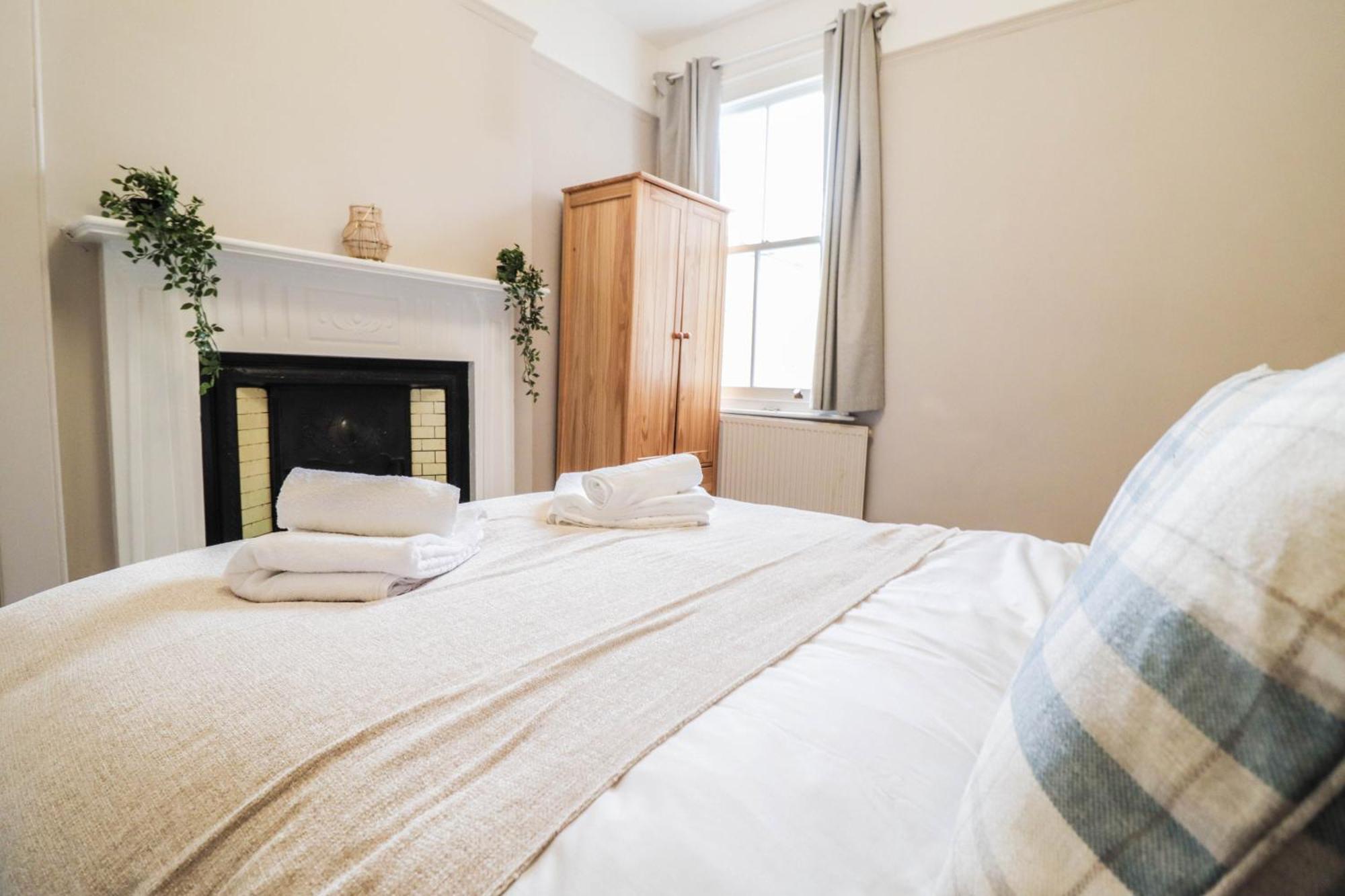 Stunning 5 Bed House In Clapham - Free Wifi! Casa de Férias