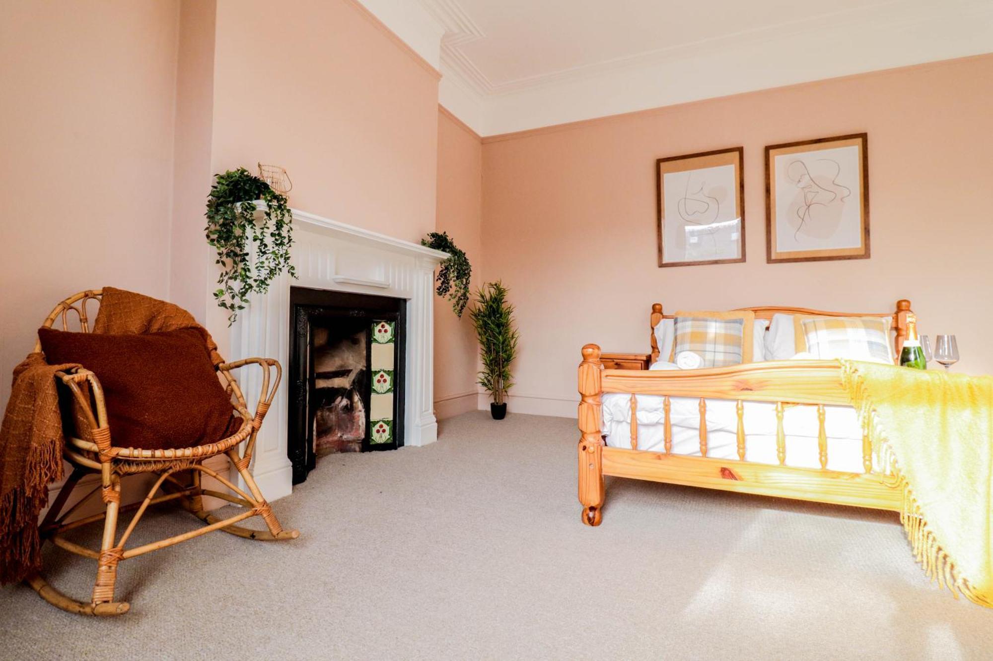 Stunning 5 Bed House In Clapham - Free Wifi!