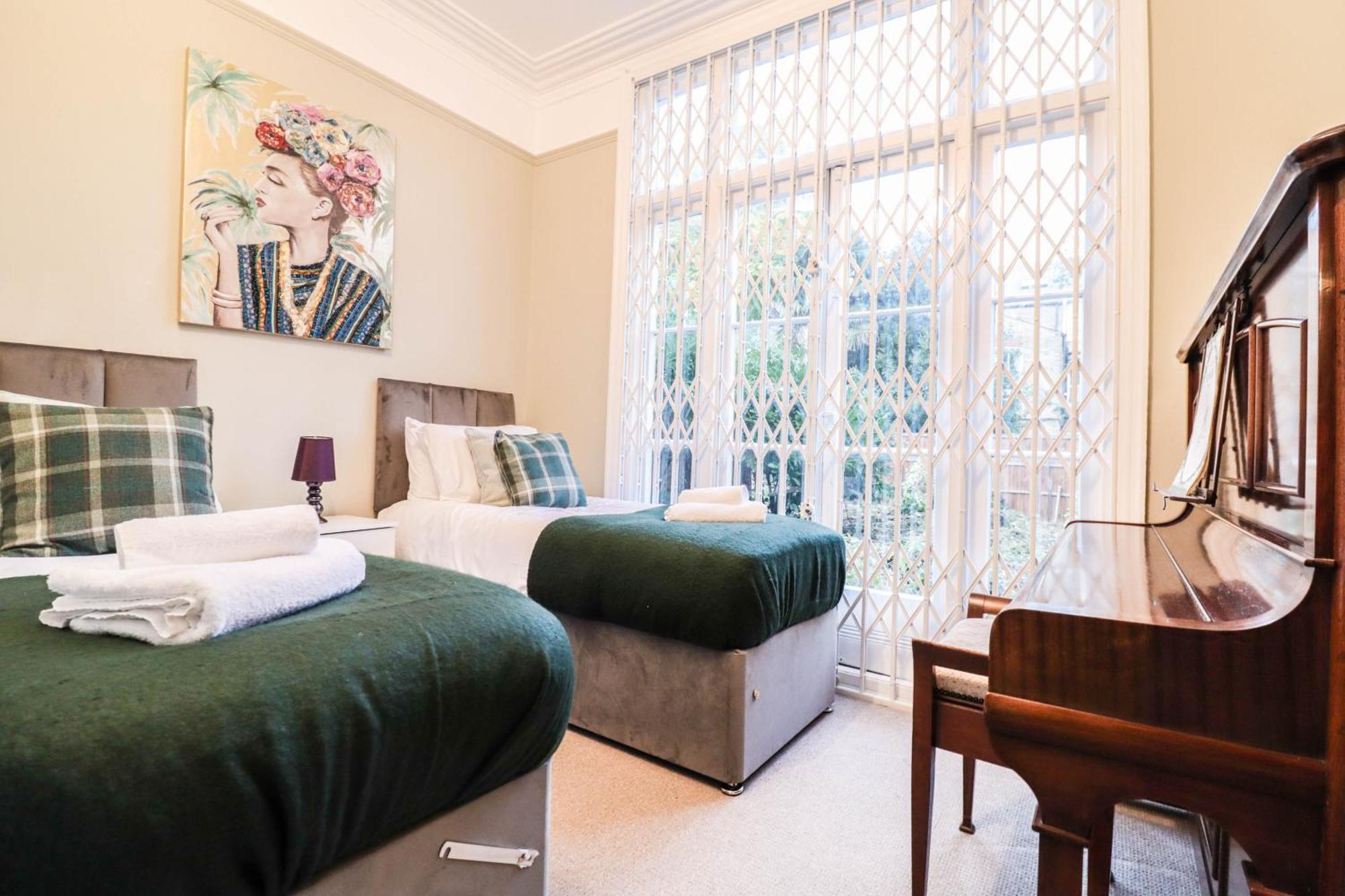 Stunning 5 Bed House In Clapham - Free Wifi! Casa de Férias