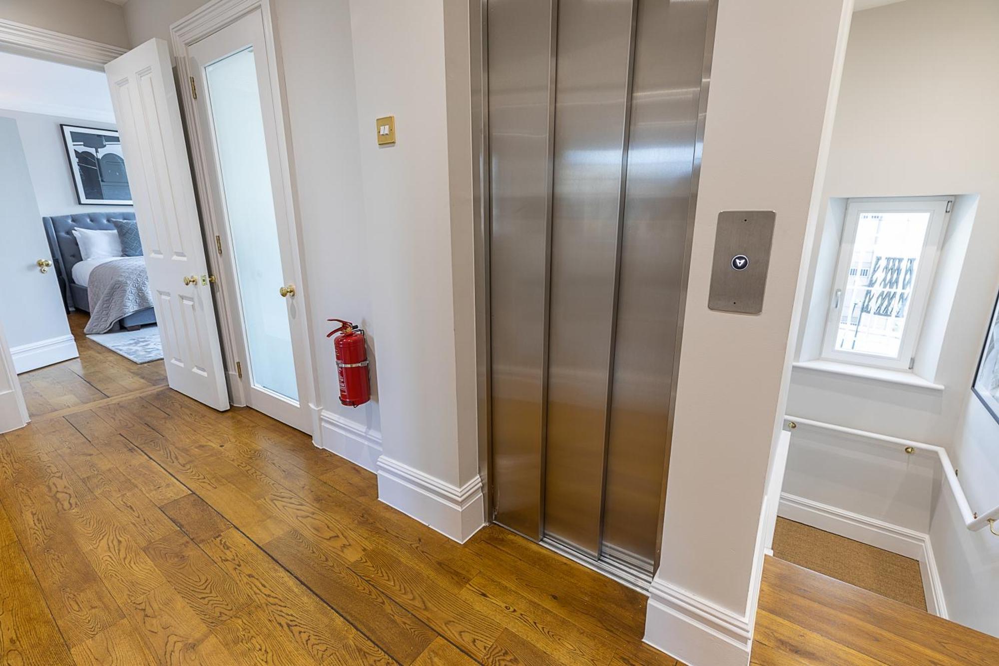Apartment Astonishing Flats Near Mayfair & Piccadilly Circus *
