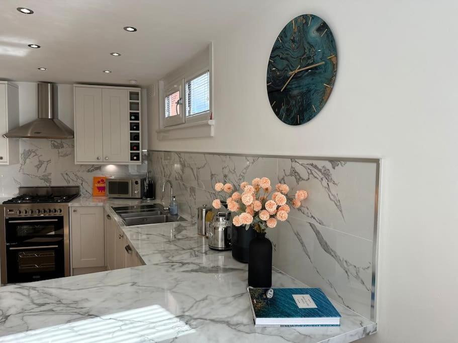 Stylish, Smart & Fun 4 Bed Londres