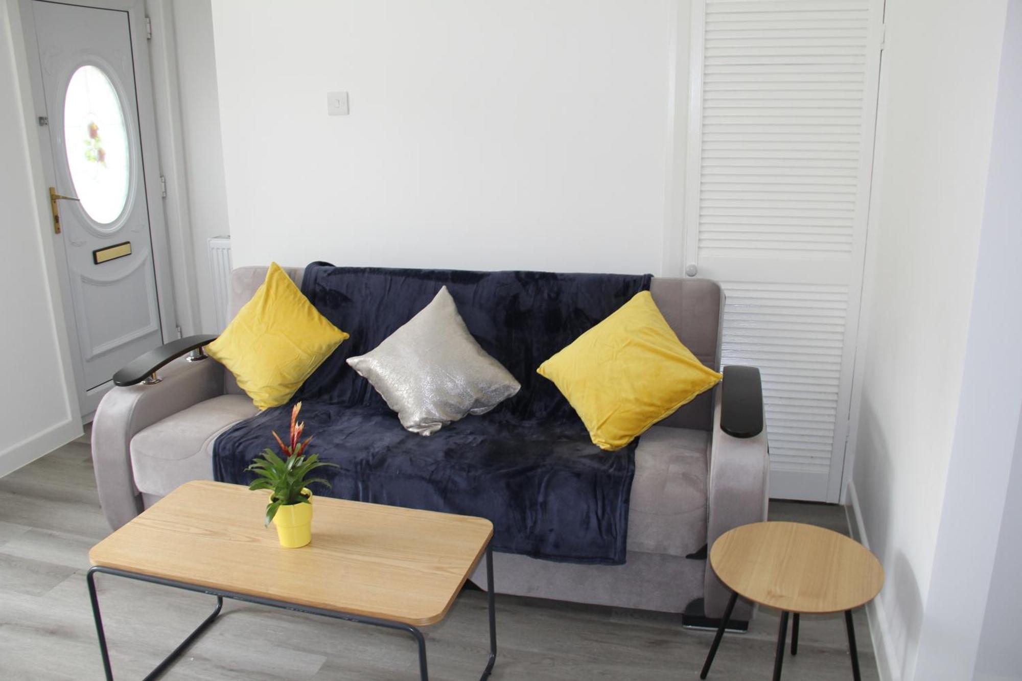 Gresham - Close To Excel, Contractors, Relocators, Paid Parking *