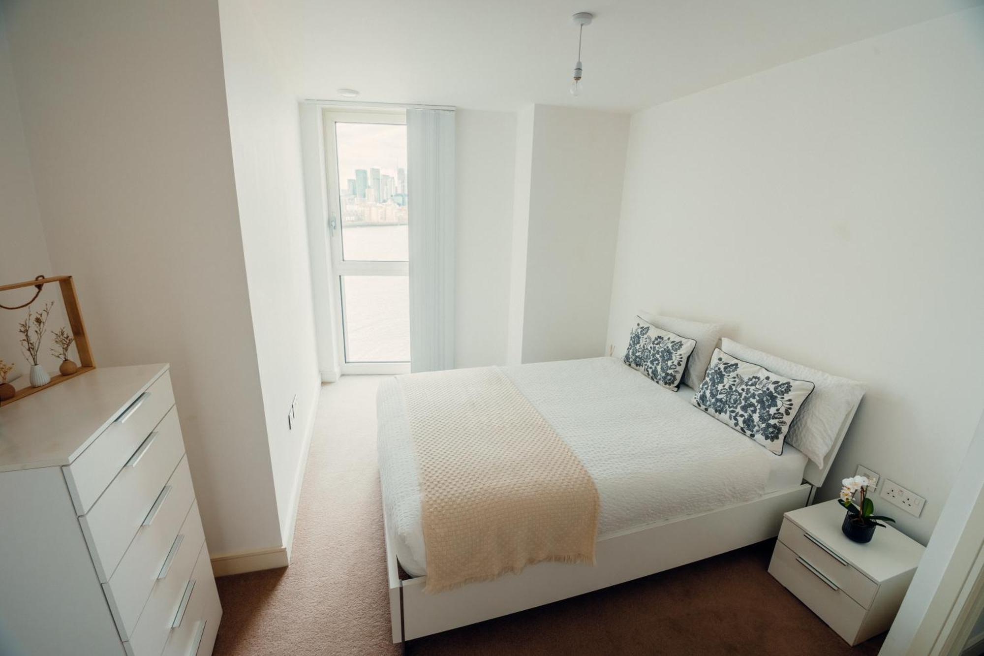 2 Bed Flat Apartment