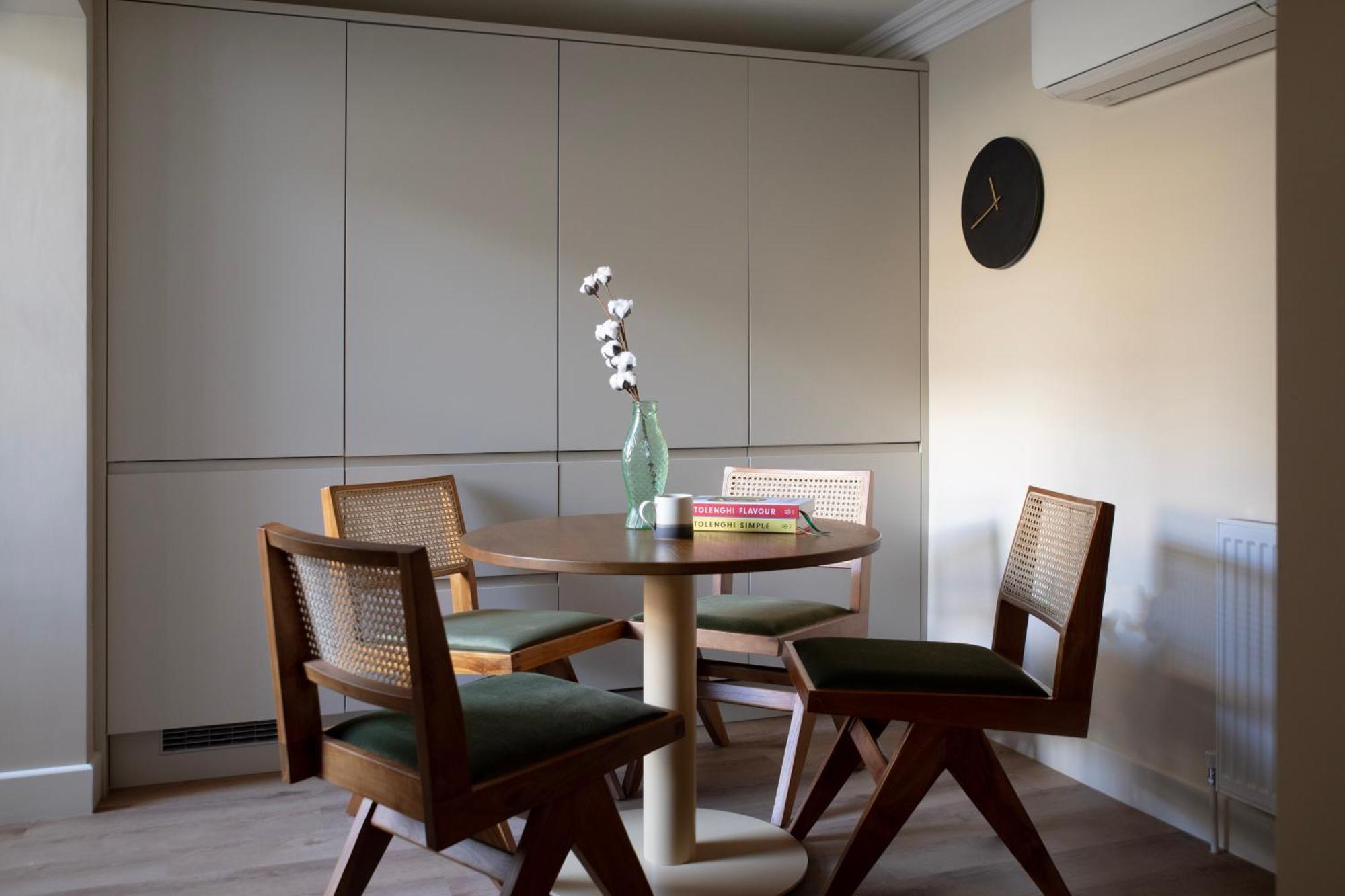 Gulaid House Knightsbridge By Bob W 5* London