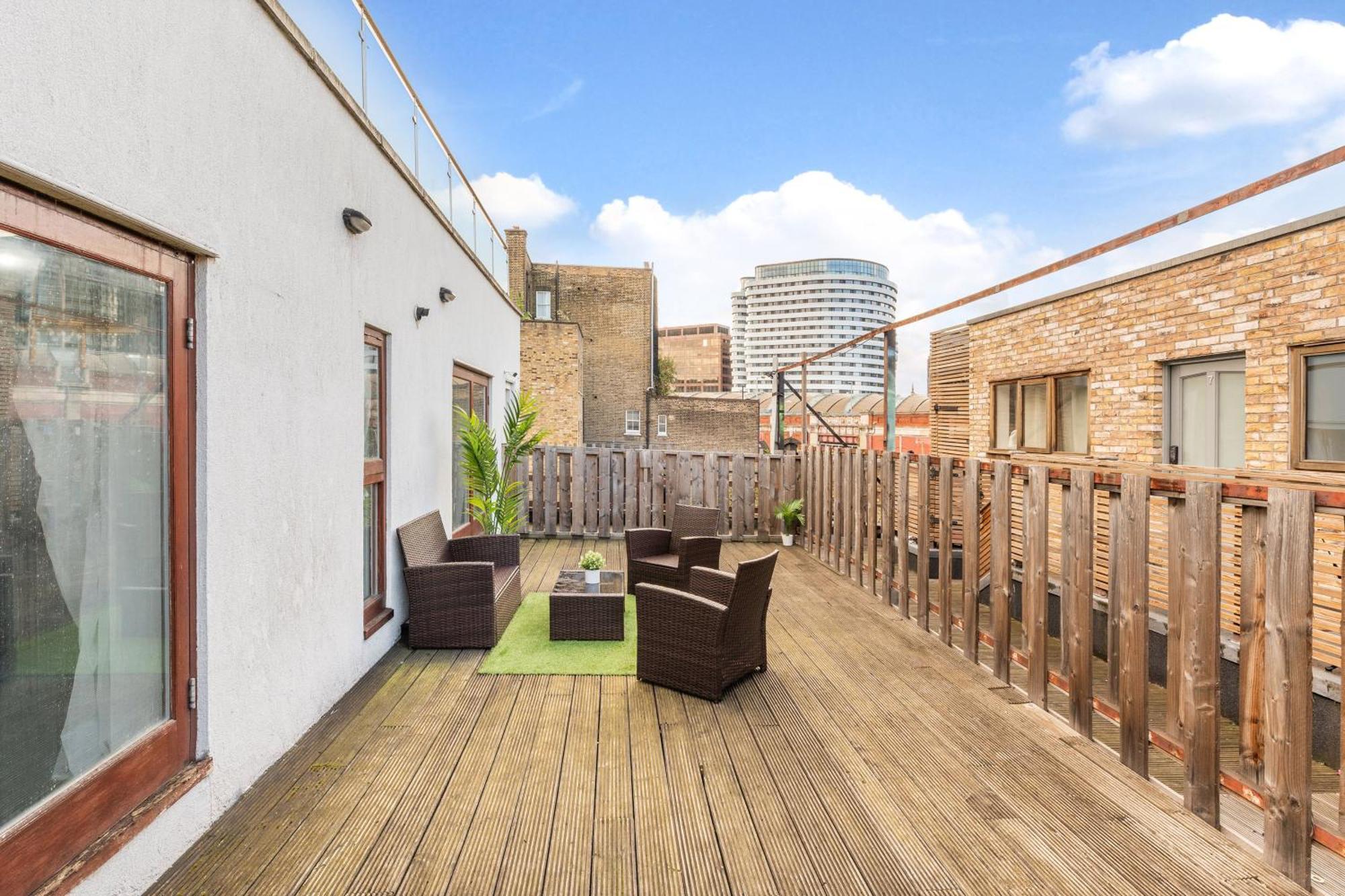 Apartment Waterloo With Large Private Terrace - View Of The Eye - 1 Bedroom 1 Bath