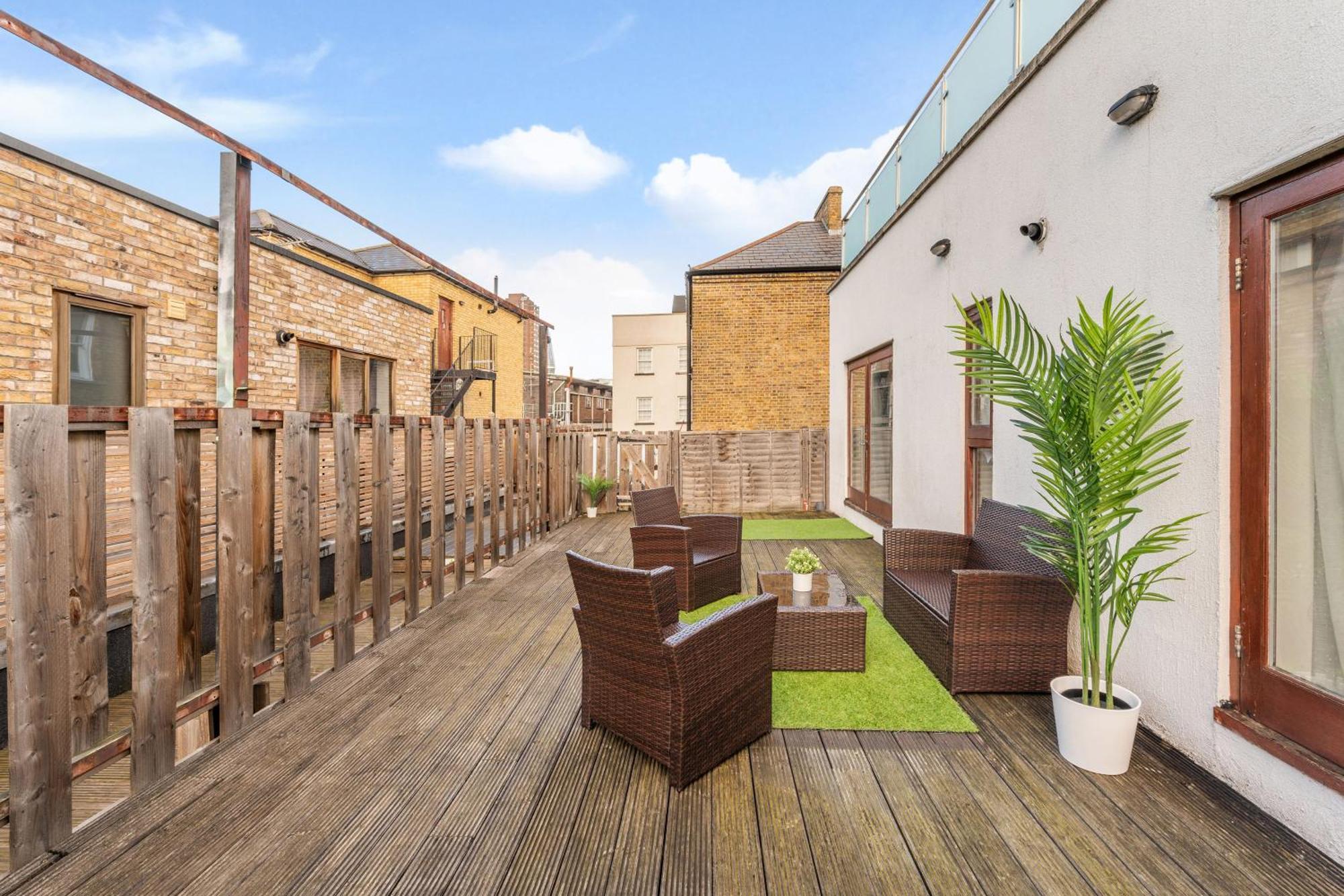 Apartment Waterloo With Large Private Terrace - View Of The Eye - 1 Bedroom 1 Bath *