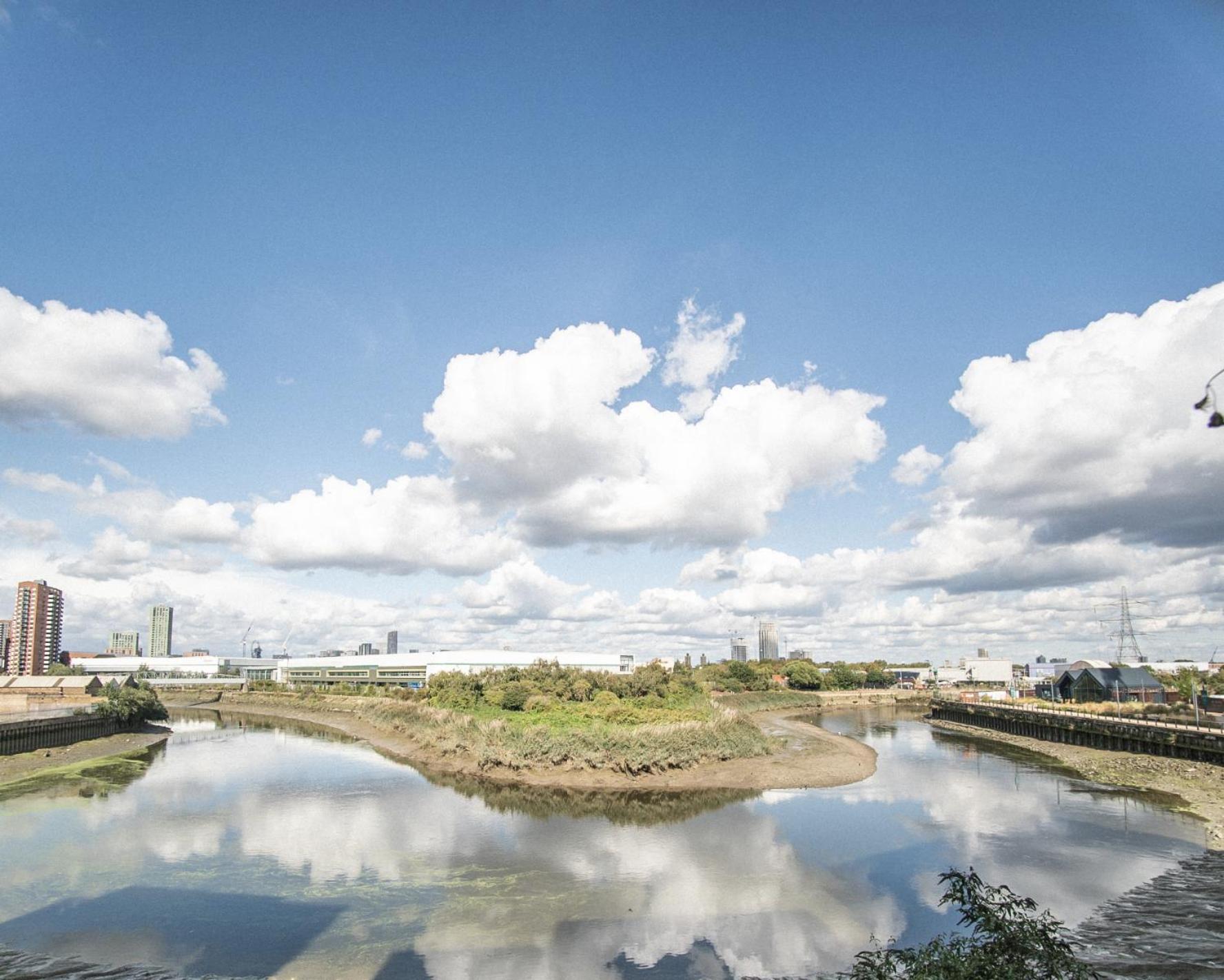 Stunning Riverside View Apartment, Near Canary Wharf & O2 Londres