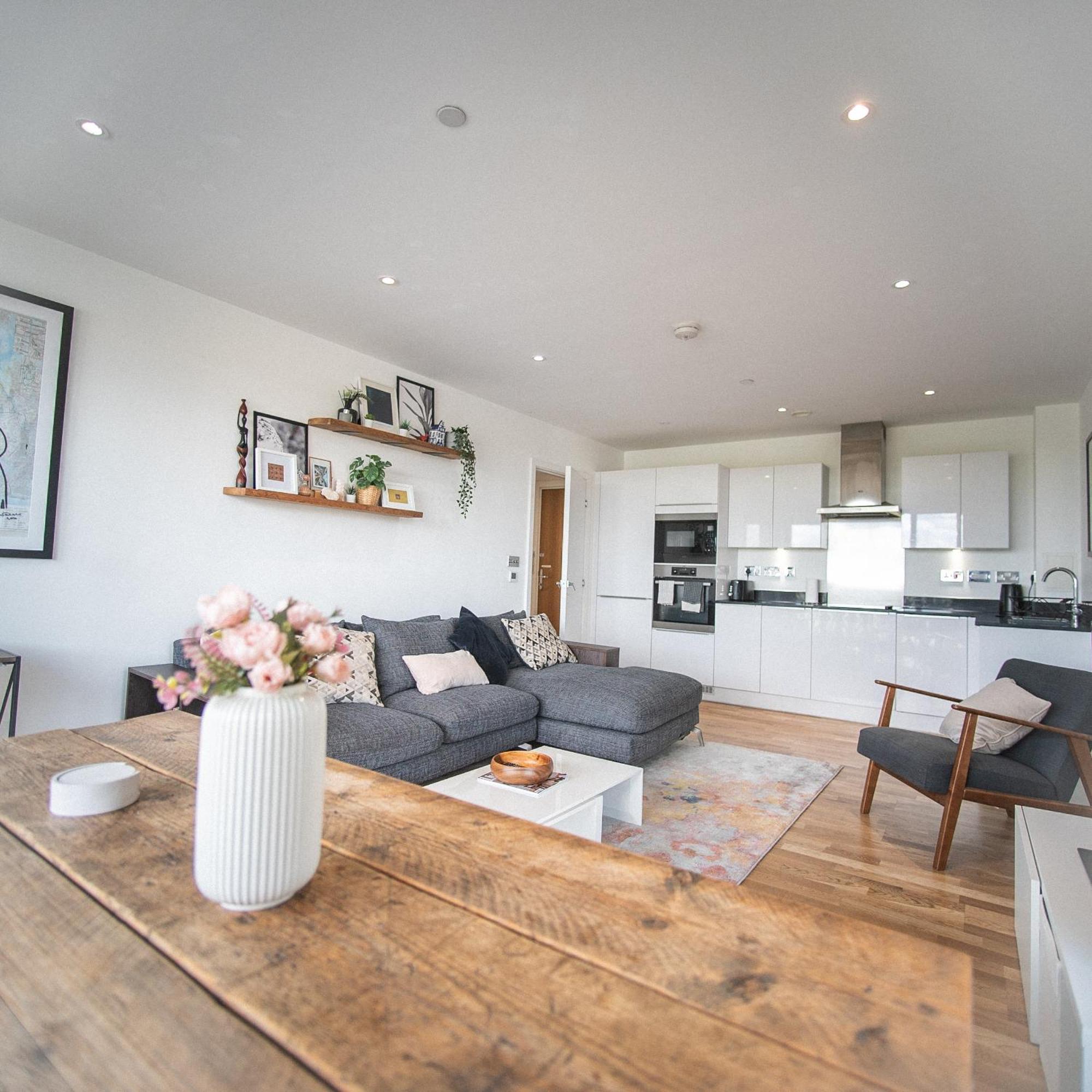 Apartamento Stunning Riverside View Apartment, Near Canary Wharf & O2 *