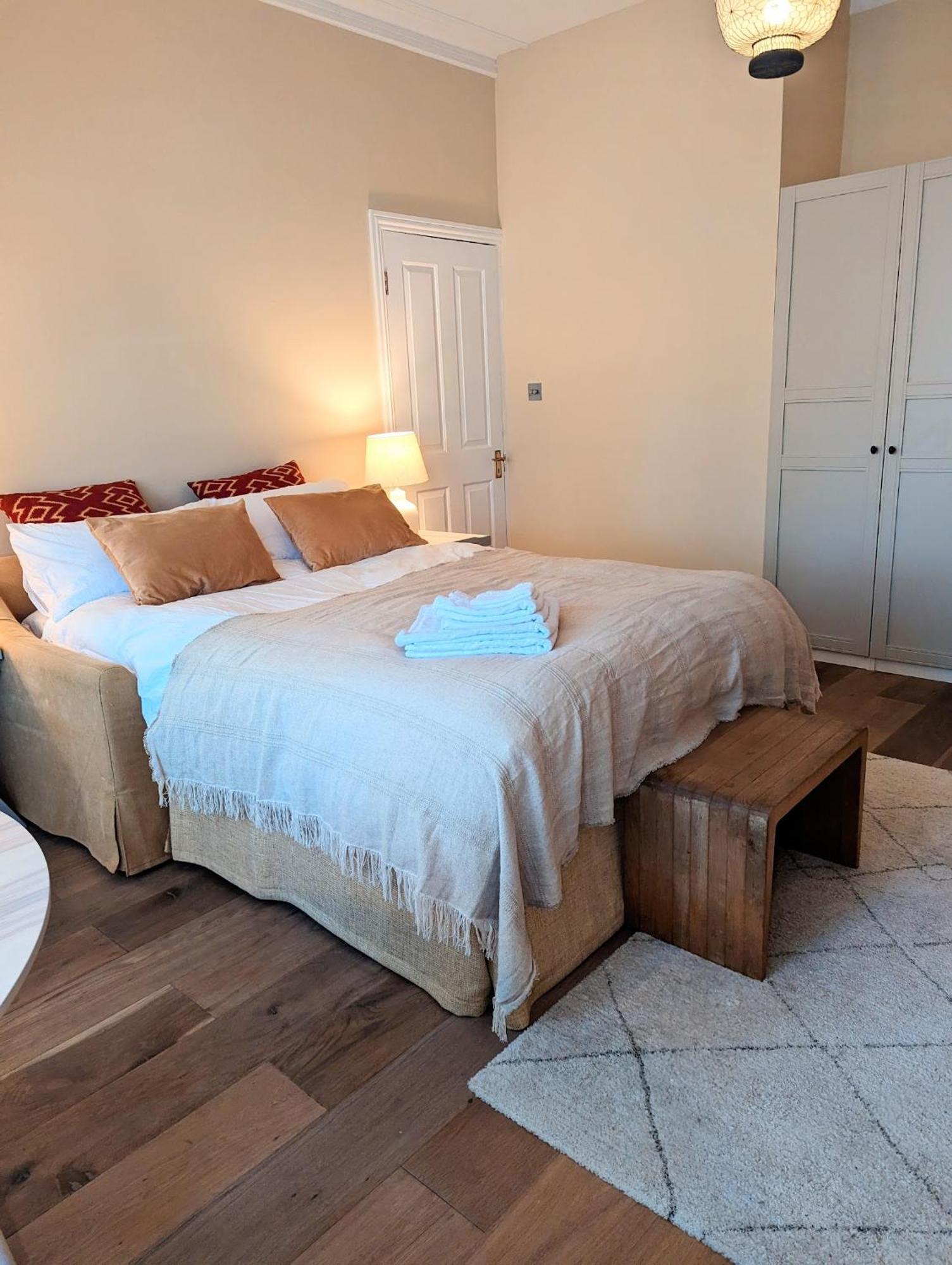 Brookview Guest house 3*