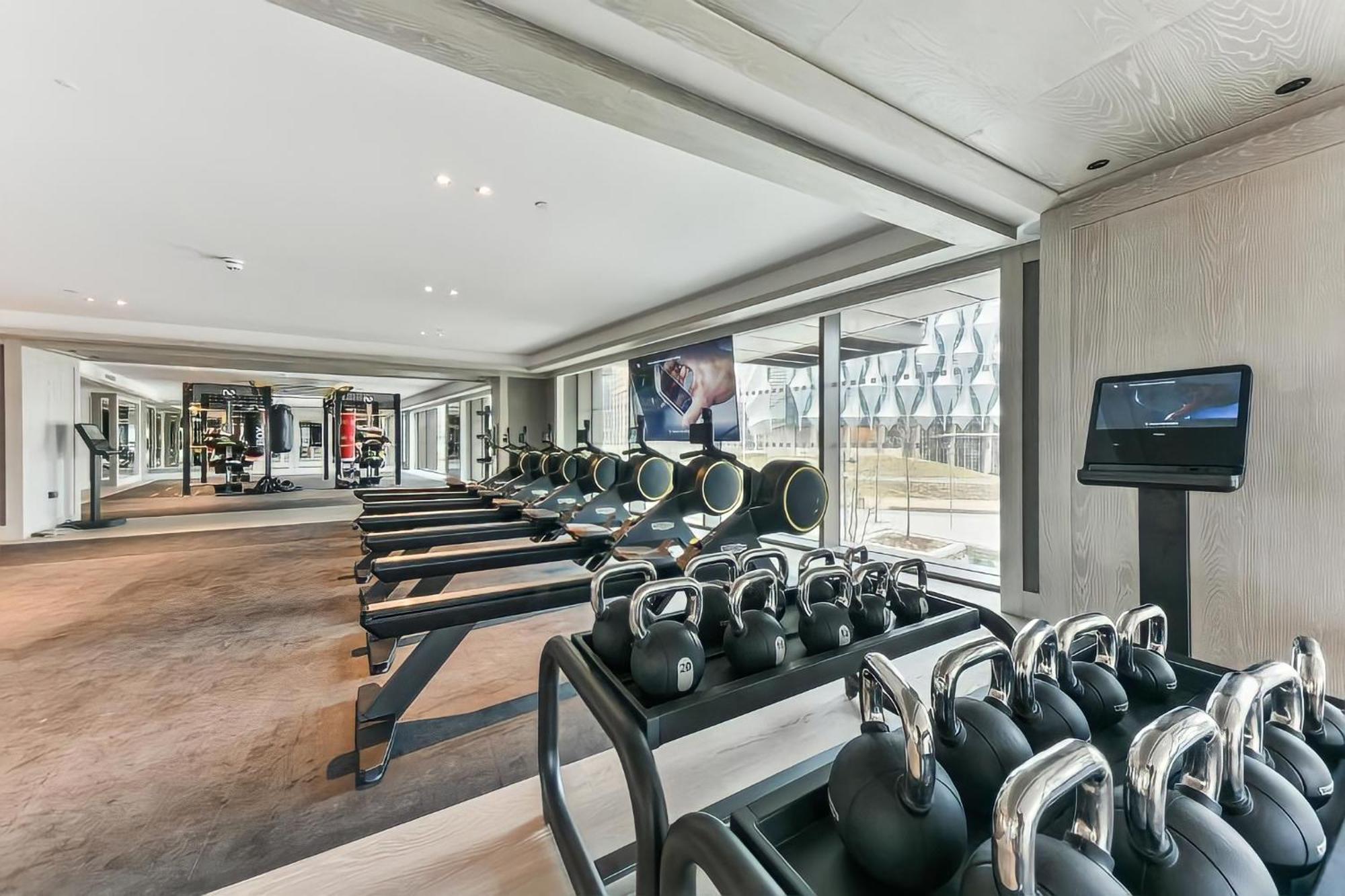 St, George Wharf Vauxhall Bridge Large 2bedrooms With River View Panoramic Balcony