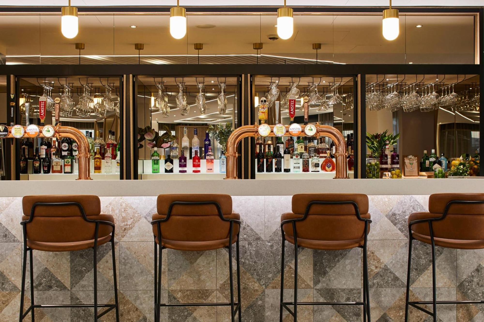 Hotel Courtyard By Marriott Airport Londres
