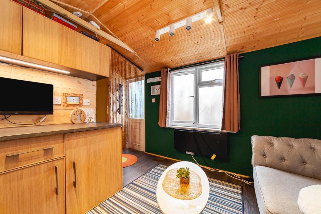 Hébergement de vacances 2bed Garden House W/hot Tub, Sauna & Cinema Londres