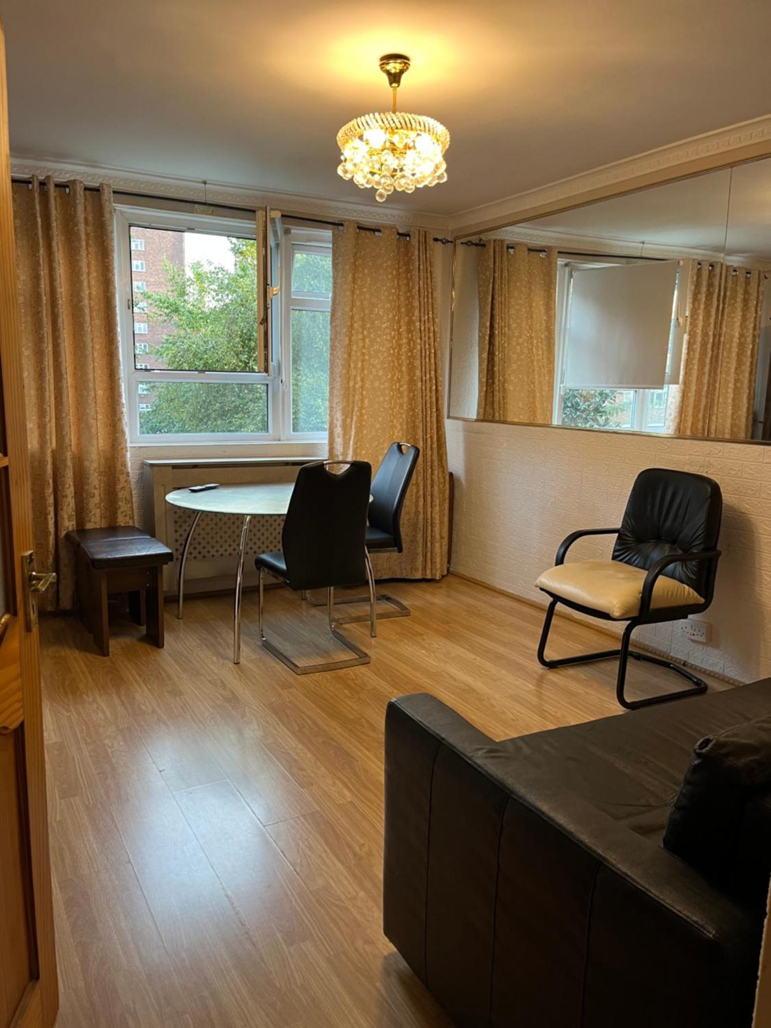 1 Bedroom Flat Close To With Free Parking Arrangement Apartamento *