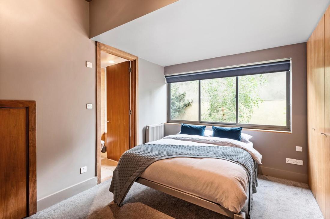 Modern Spacious In Islington