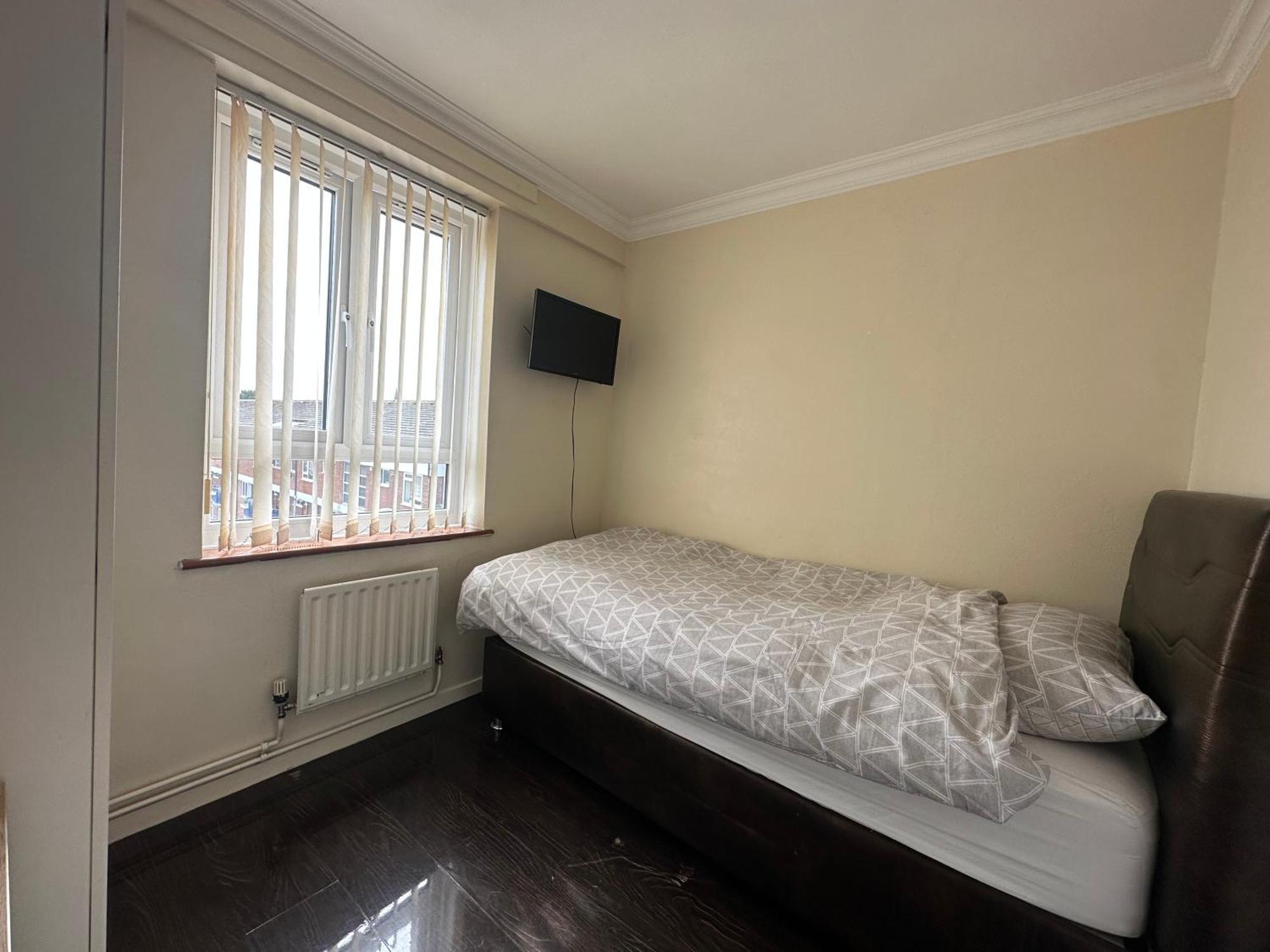 Single Comfortable Quarto em Acomodações Particulares Londres