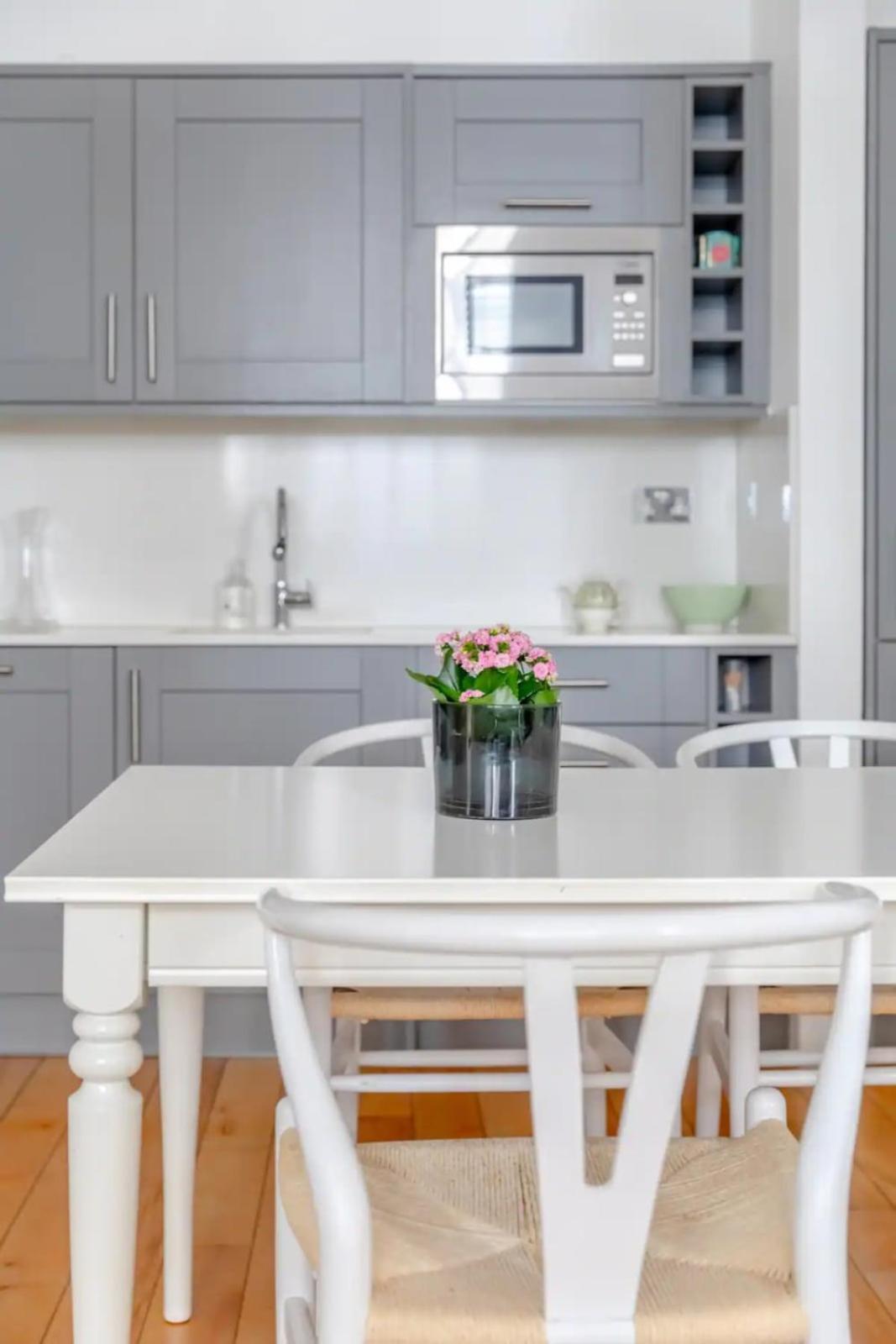 Chic 2bd Flat - 5 Minutes From Marylebone Apartment *