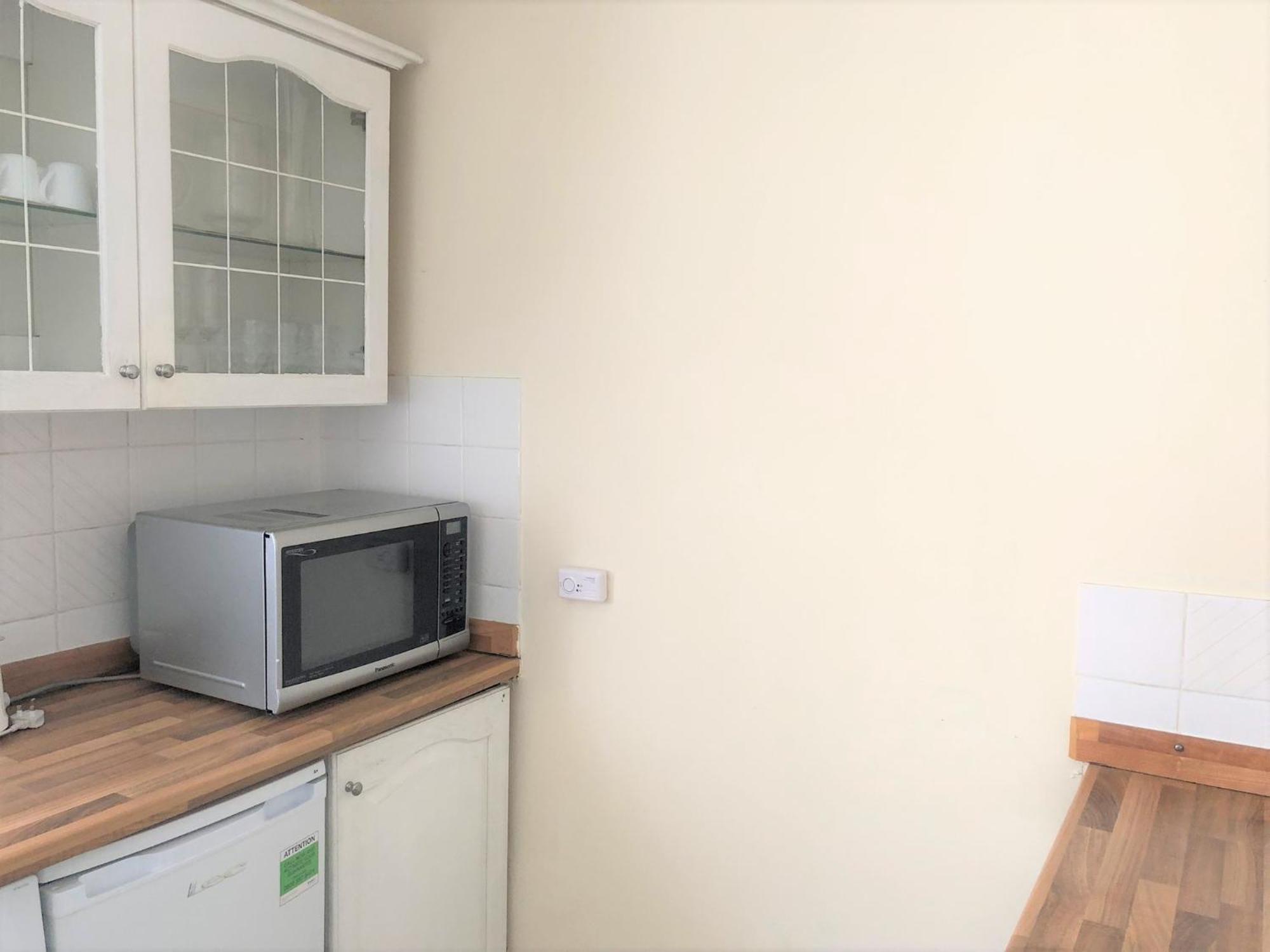 Spacious West 2 Bedroom