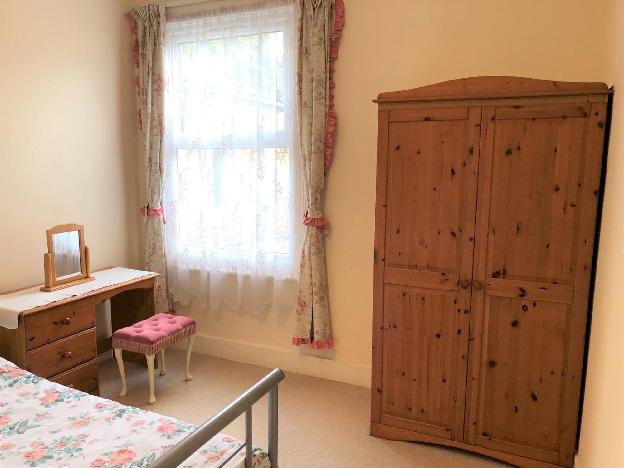 Spacious West 2 Bedroom *