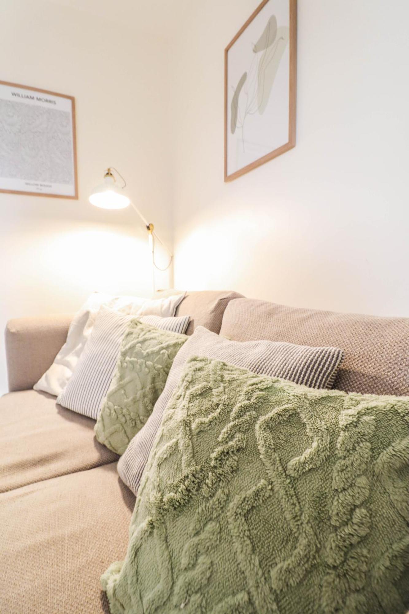 Beautiful 2-Bedroom Flat Just Steps From Oval Station Apartamento