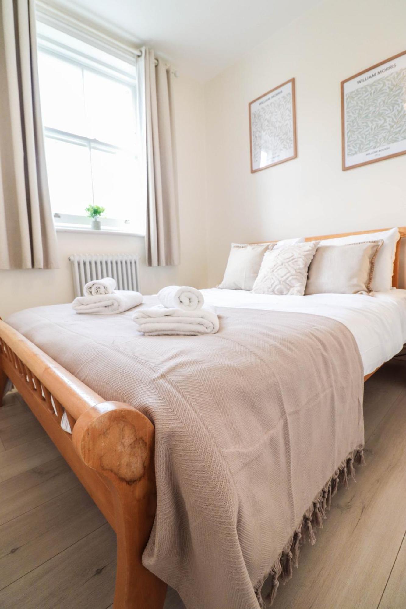 Beautiful 2-Bedroom Flat Just Steps From Oval Station Apartamento Londres