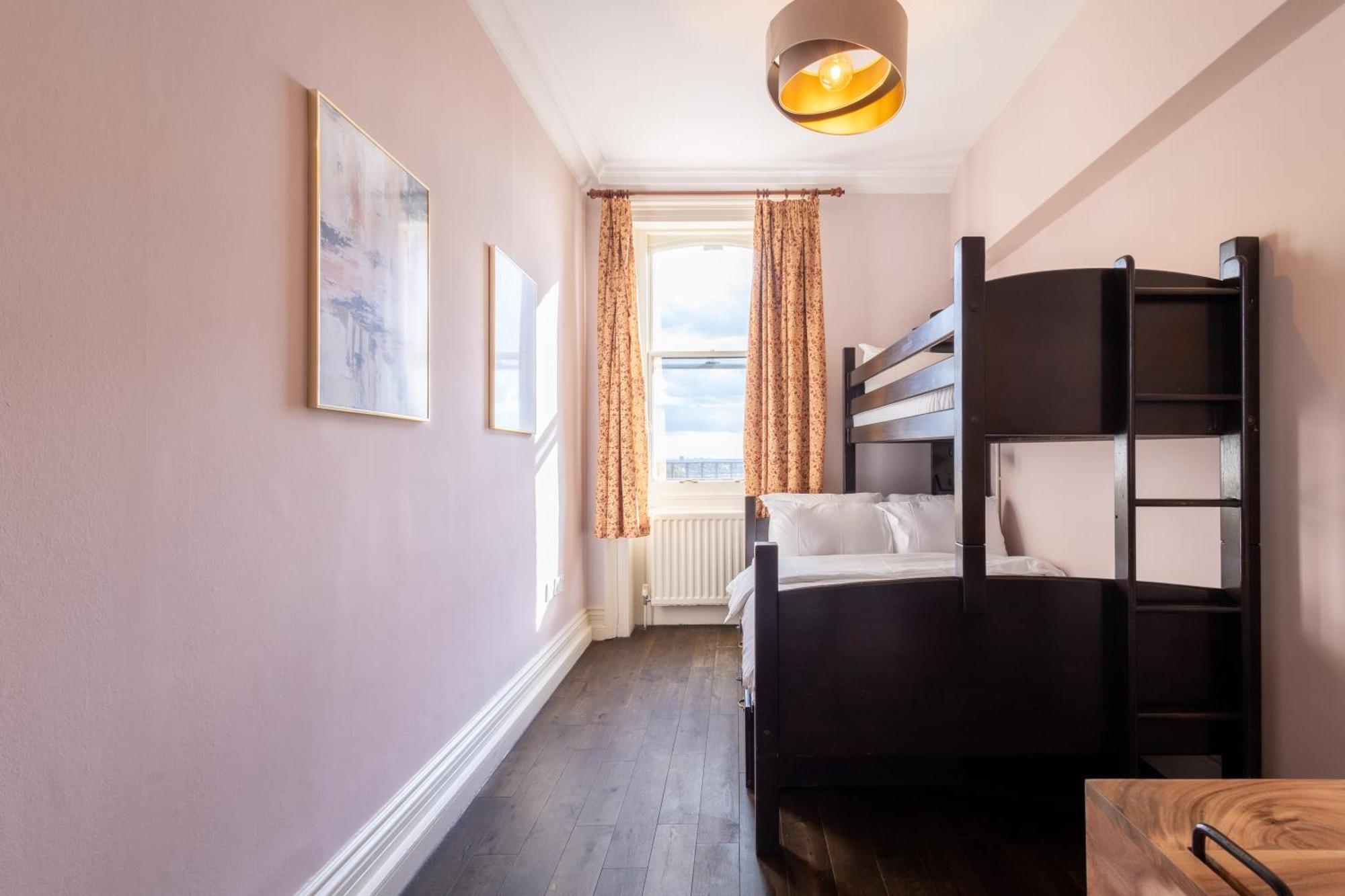 Palmers Alojamiento: Swiss Hostal *