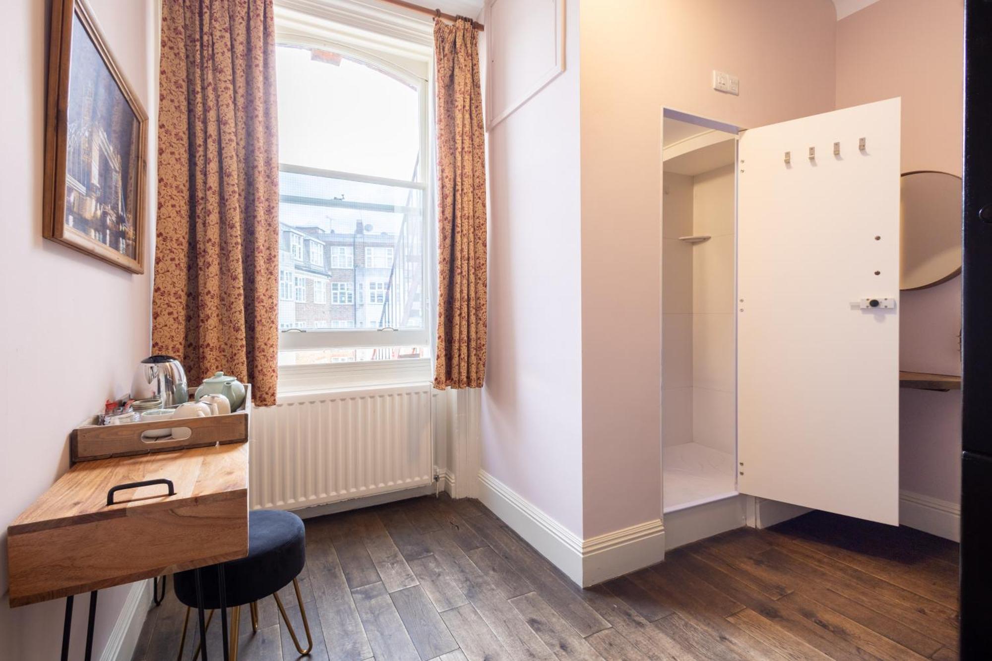Palmers Alojamiento: Swiss Hostal