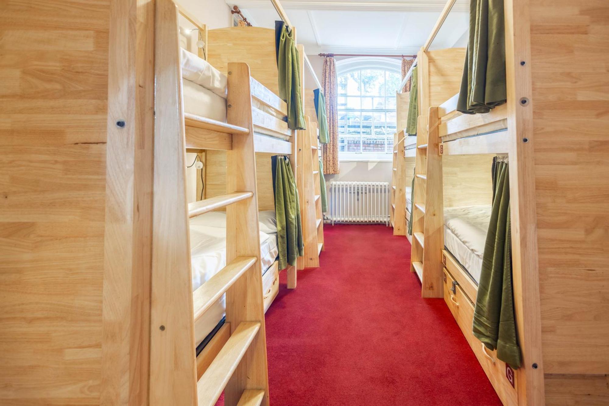 Hostal Palmers Alojamiento: Swiss *