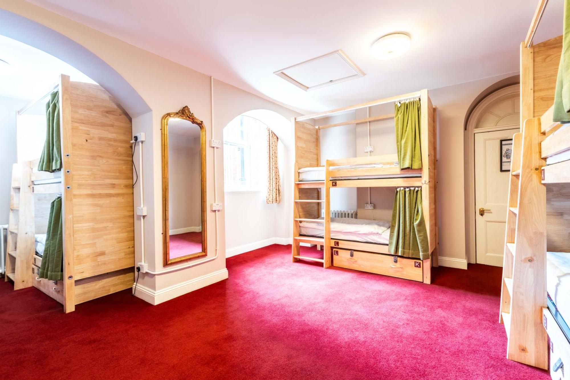 Palmers Alojamiento: Swiss Hostal *
