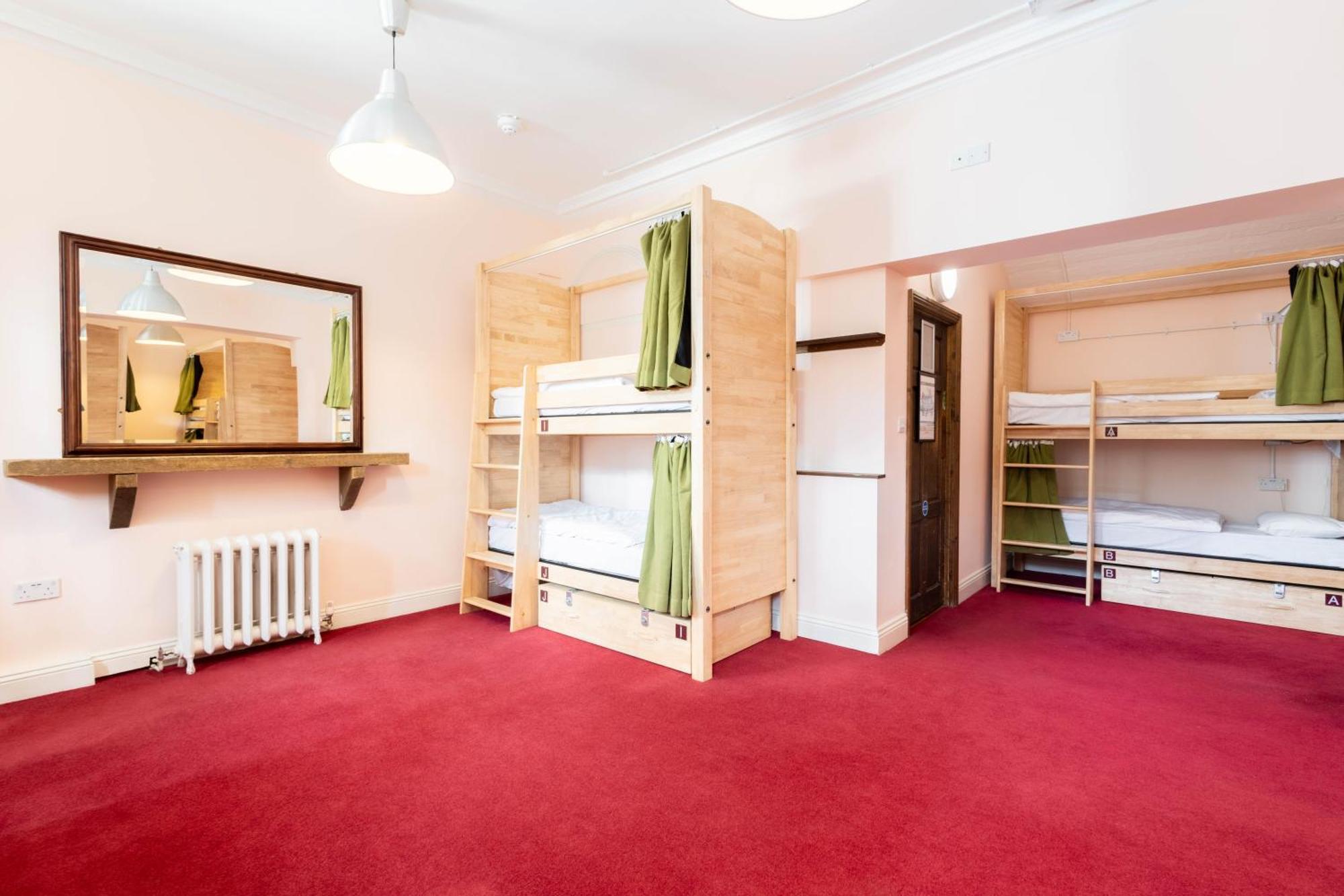 Palmers Alojamiento: Swiss Hostal