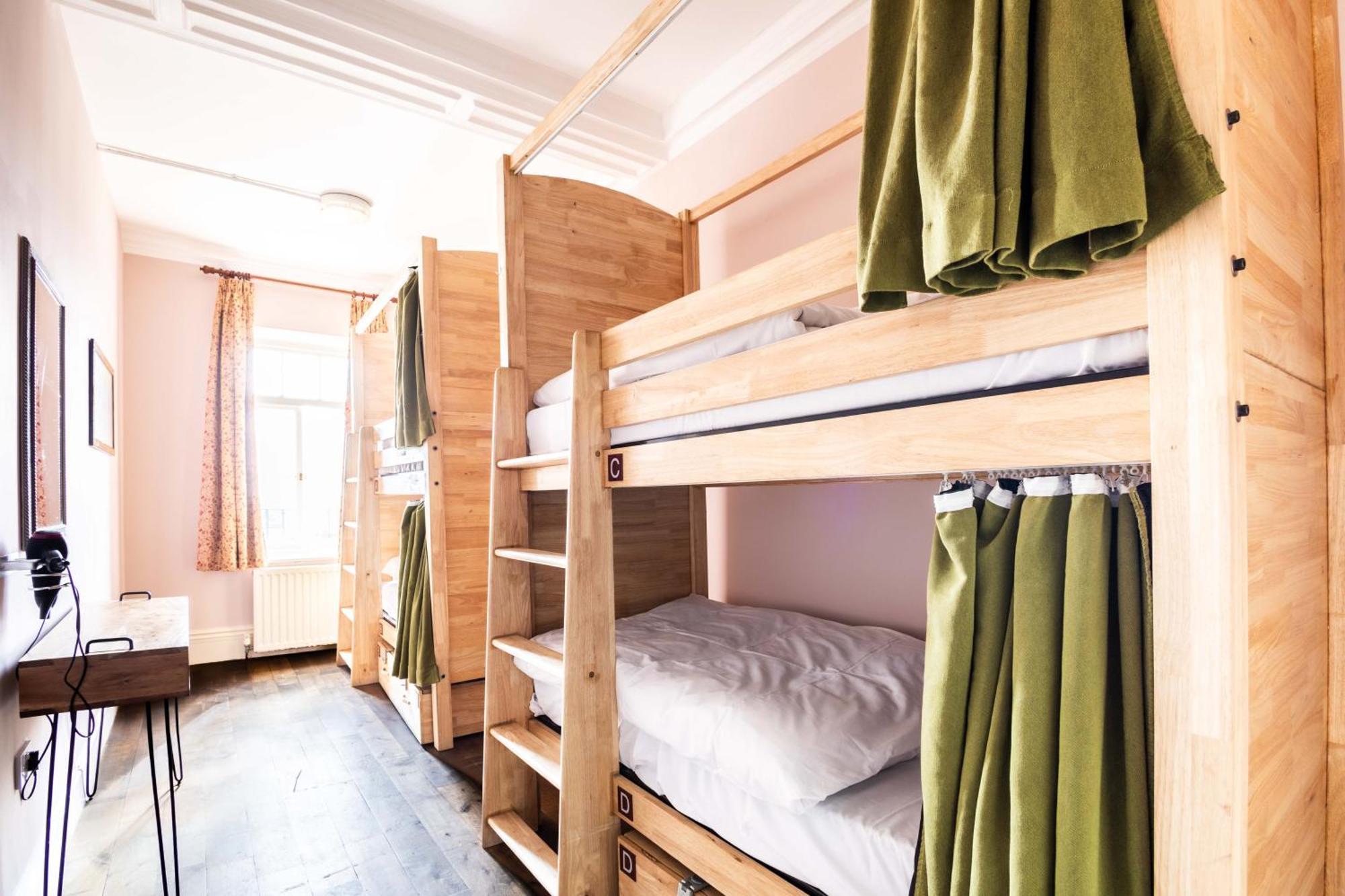 Palmers Alojamiento: Swiss Hostal