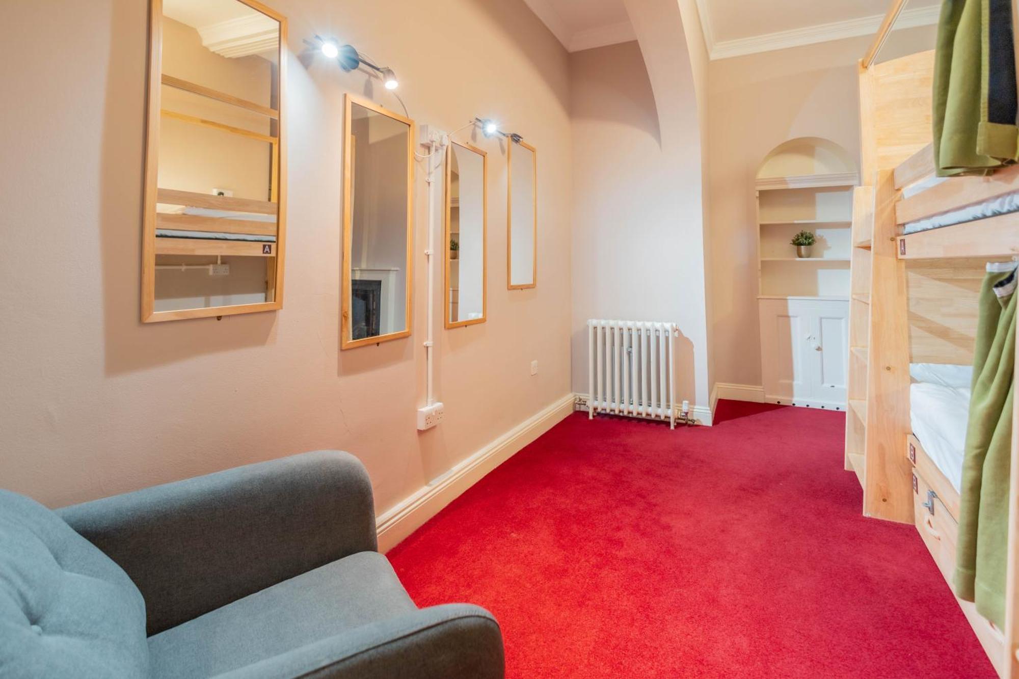 Palmers Alojamiento: Swiss Hostal *