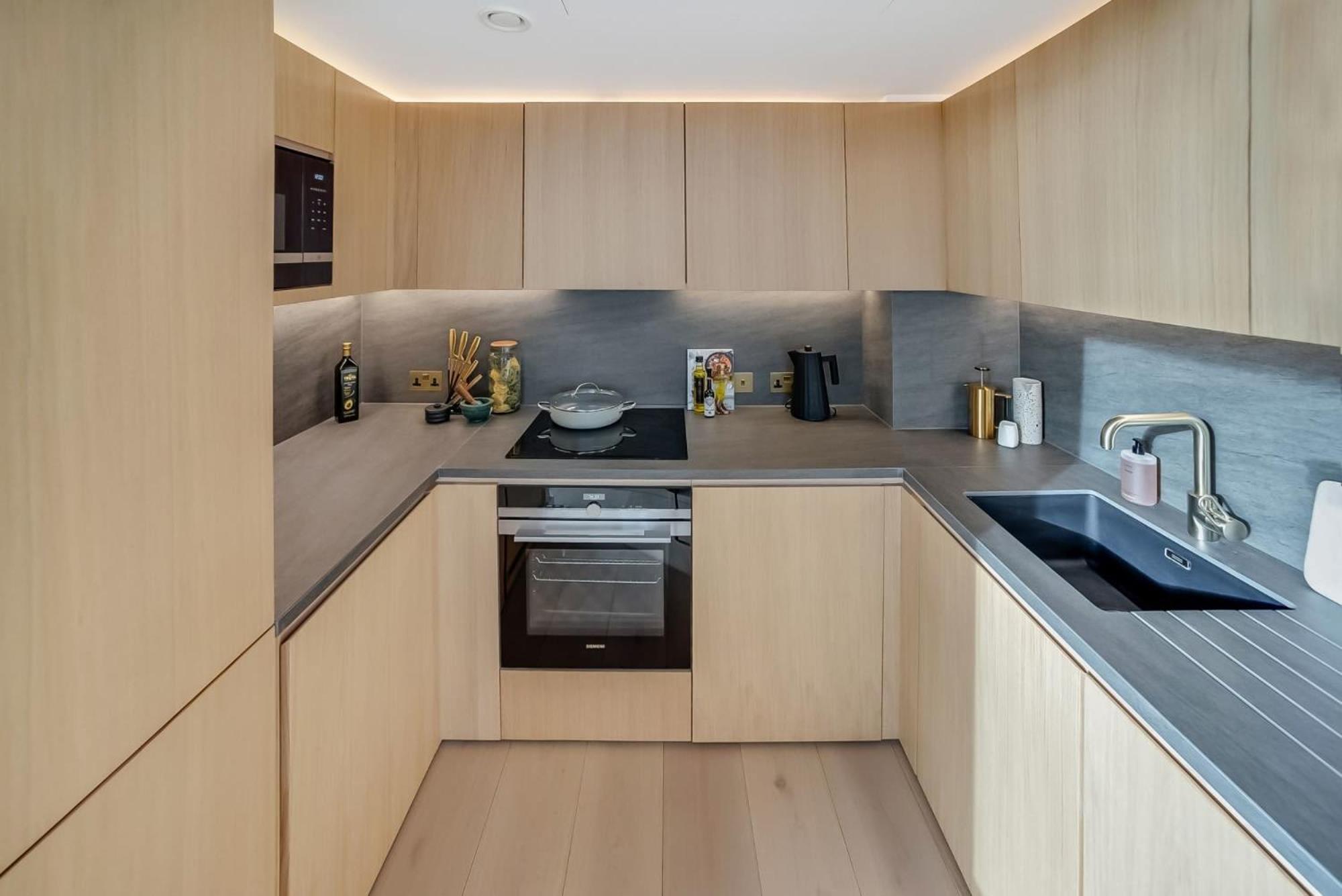 Modern At Enclave Located In Central Appartement Londres