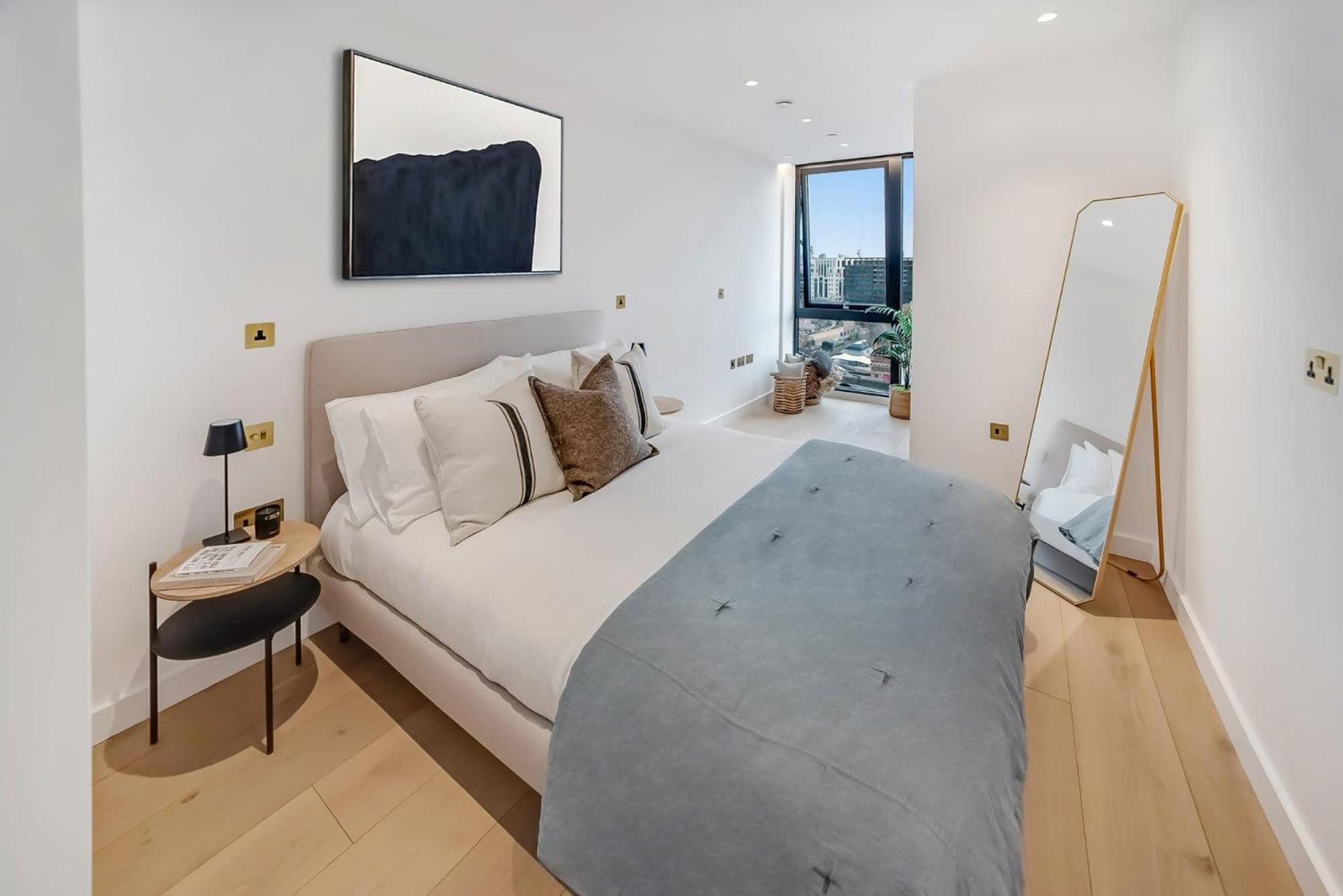 Modern At Enclave Located In Central * Londres