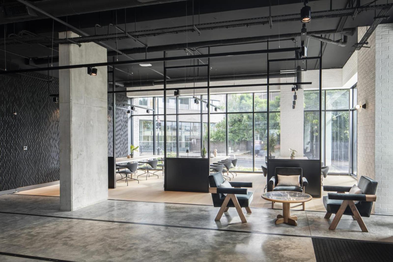 Modern At Enclave Located In Central * Londres