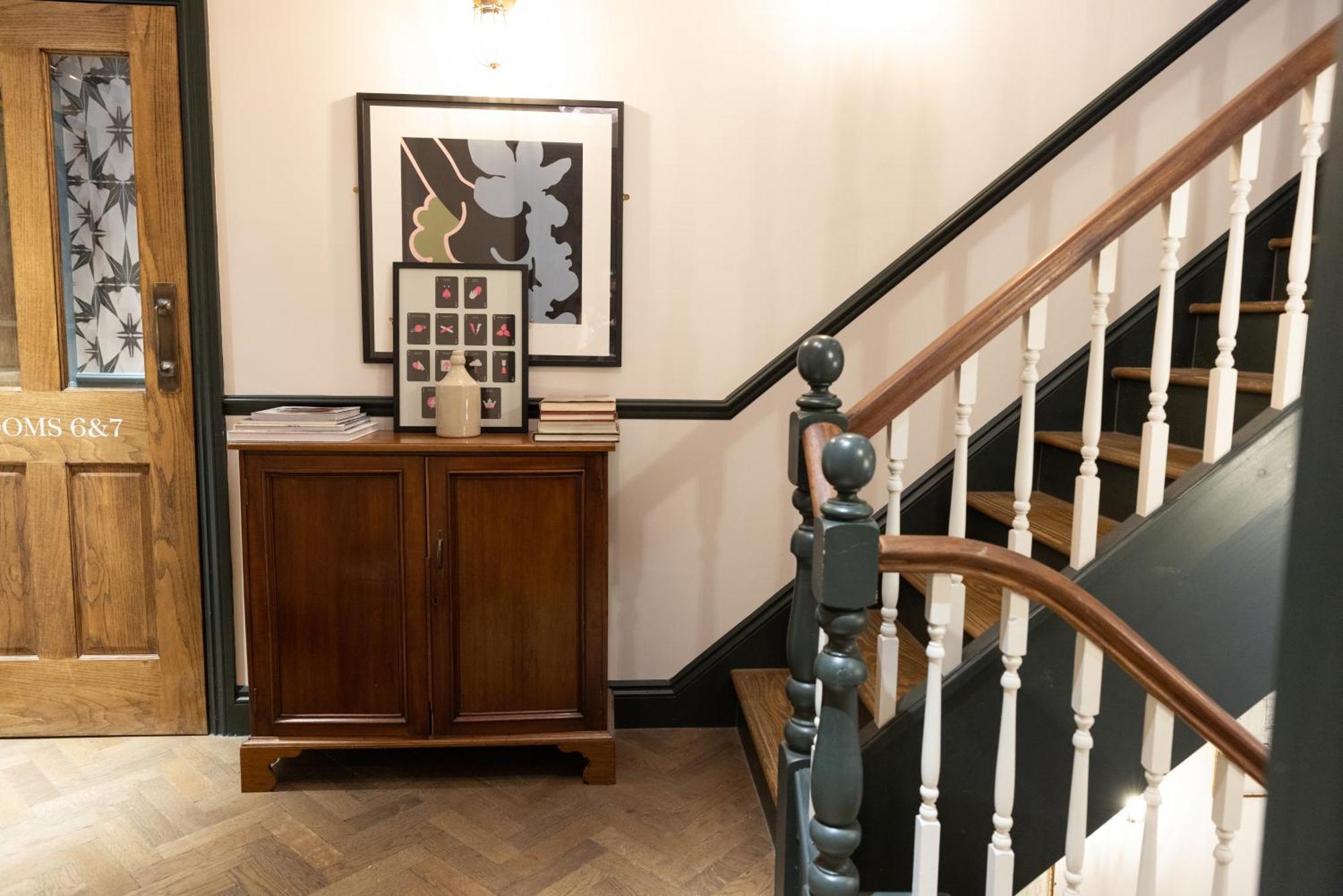 The Knight Of Nottinghill Hotel