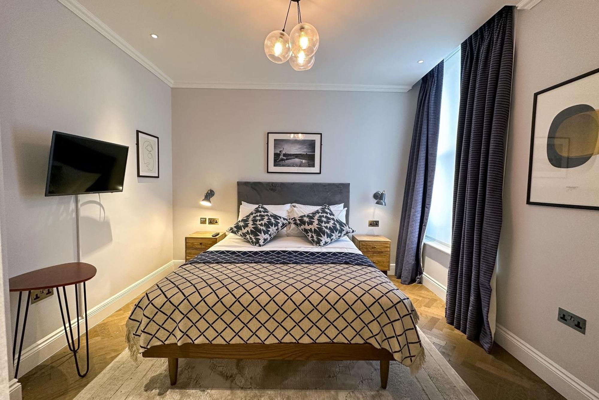 The Knight Of Nottinghill Hotel