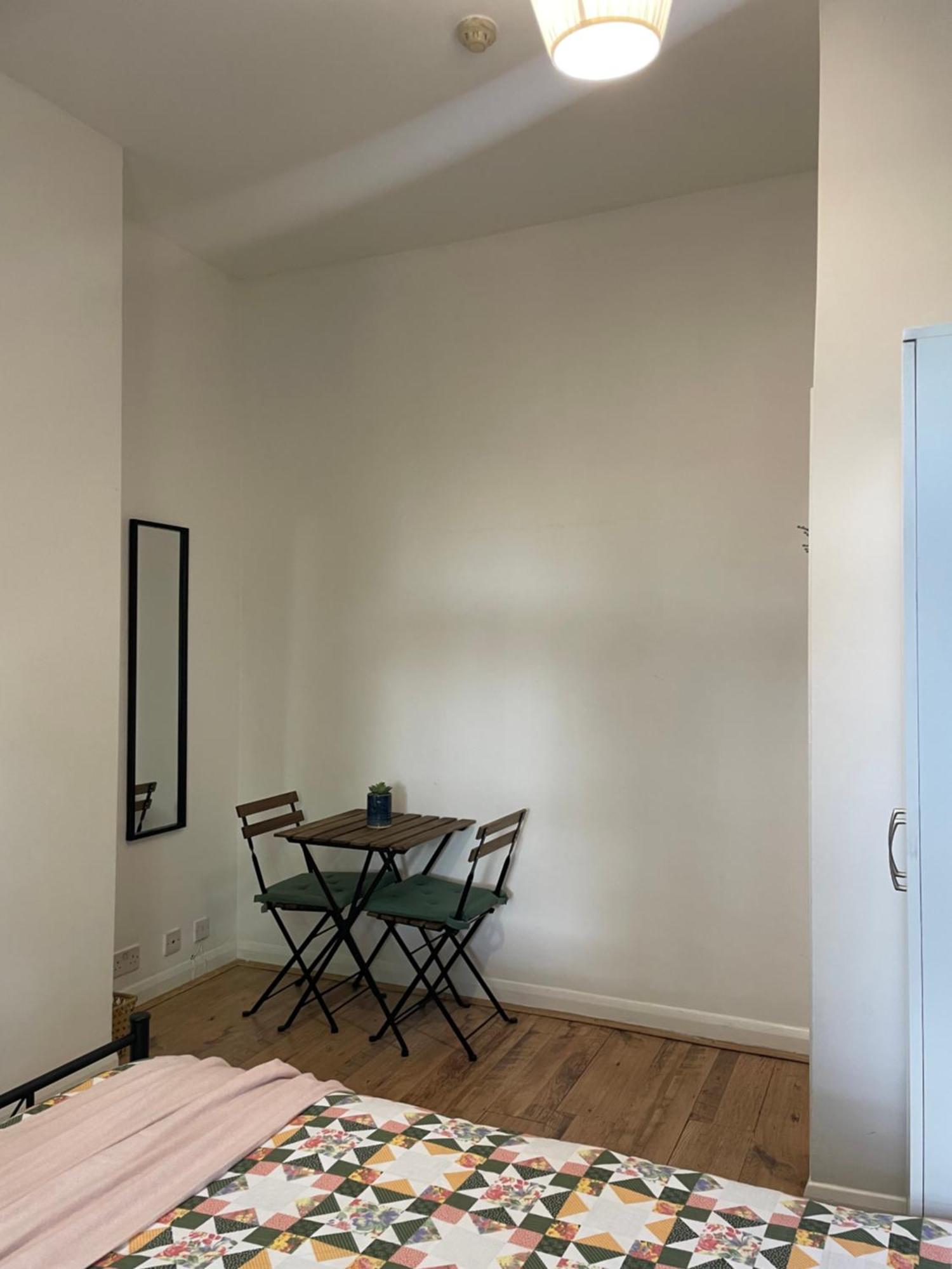 Contemporary Private Near Central Habitación en casa particular