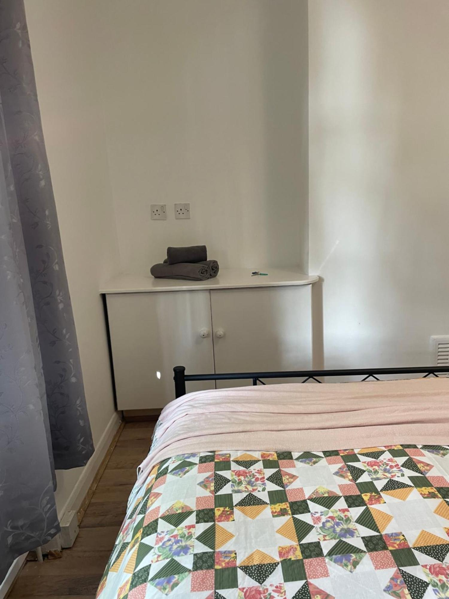 Contemporary Private Near Central Londres